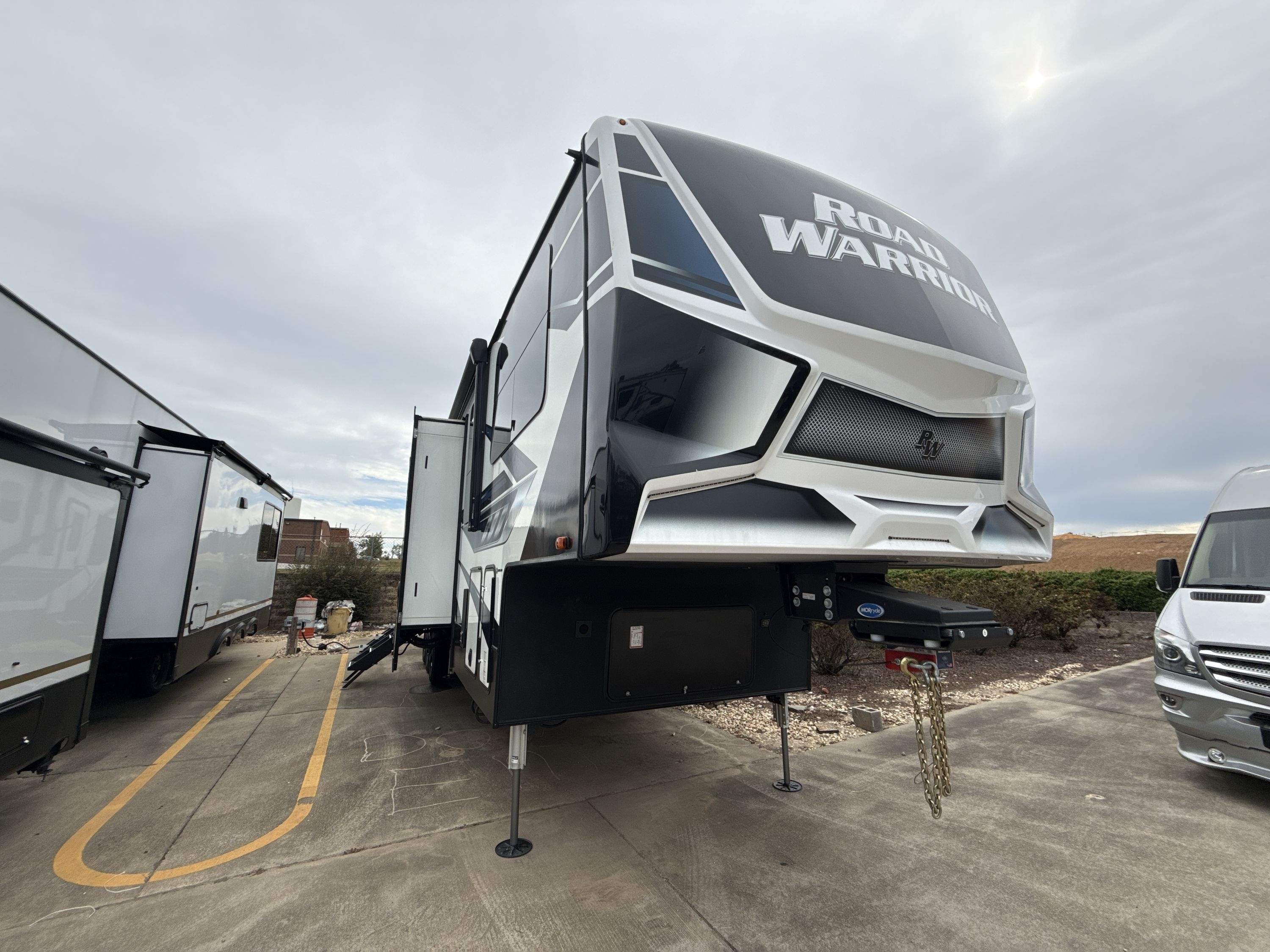 2022 Heartland ROAD WARRIOR 397RW Fifth Wheel Toy Hauler RV