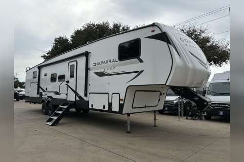 2025 Coachmen CHAPARRAL LITE 368TBH in lewisville TX