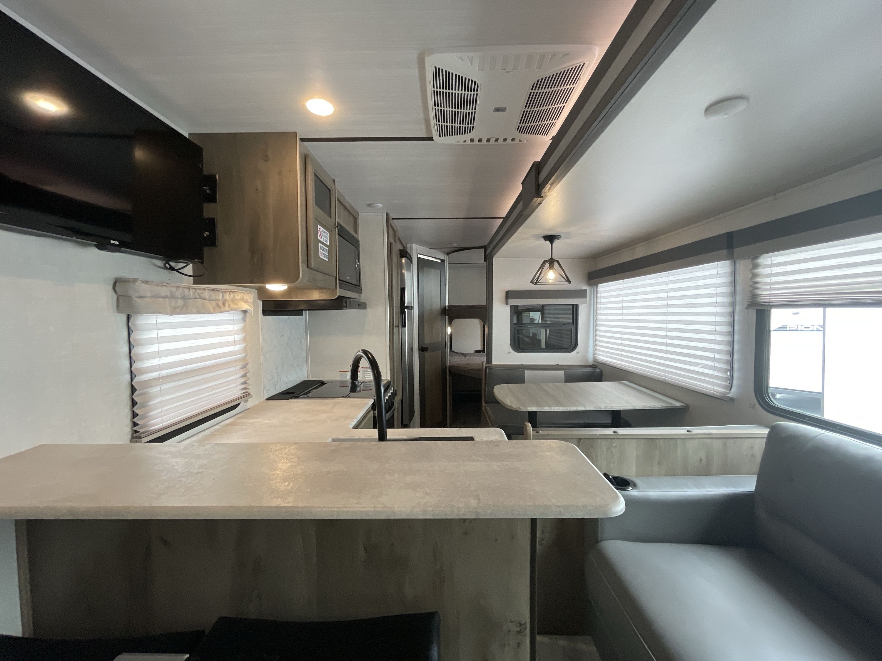 2022 Forest River SURVEYOR 276BHLE in bartow FL