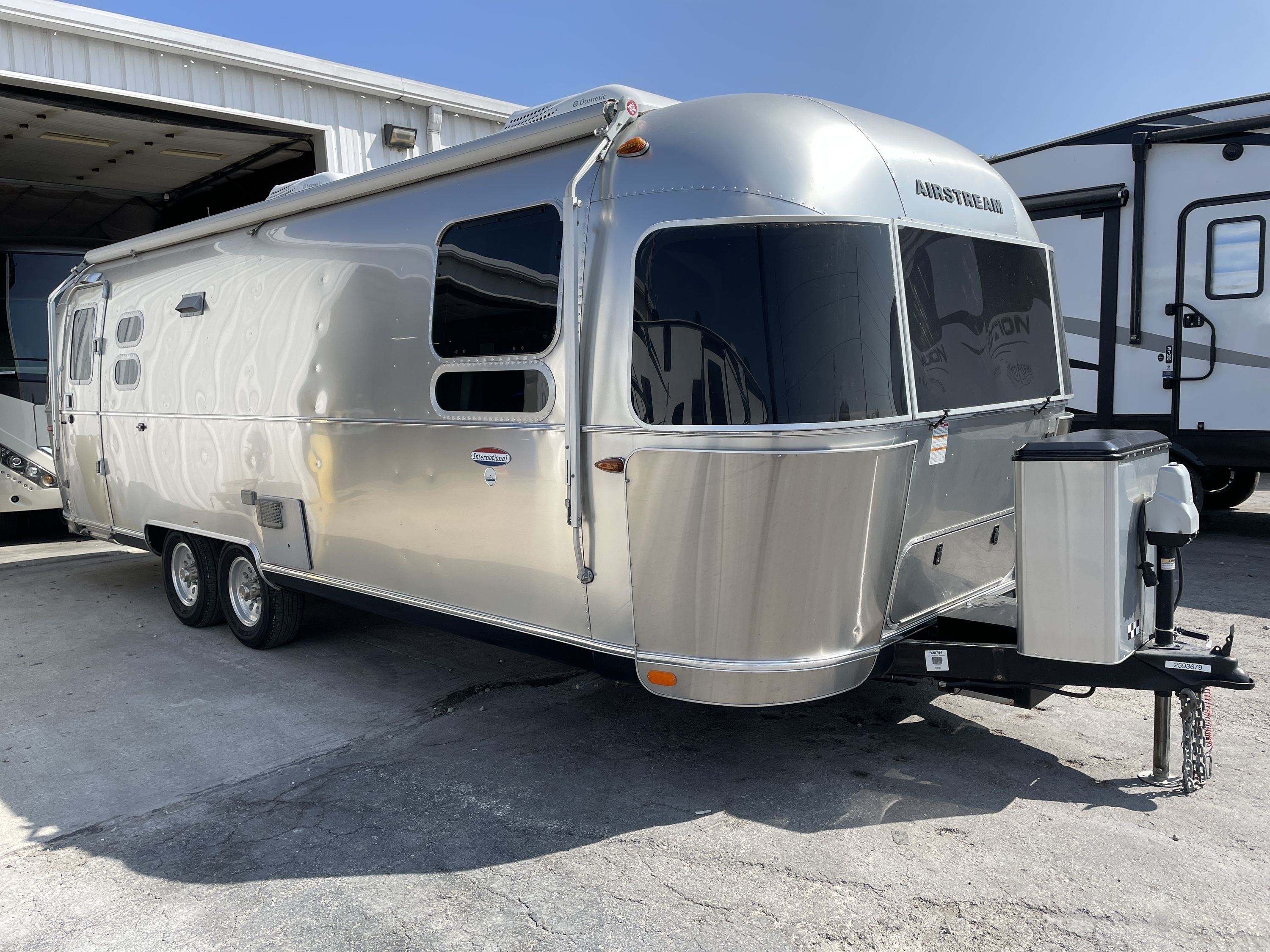 2017 Airstream INTERNATIONAL SERENITY 27FB in grain valley MO