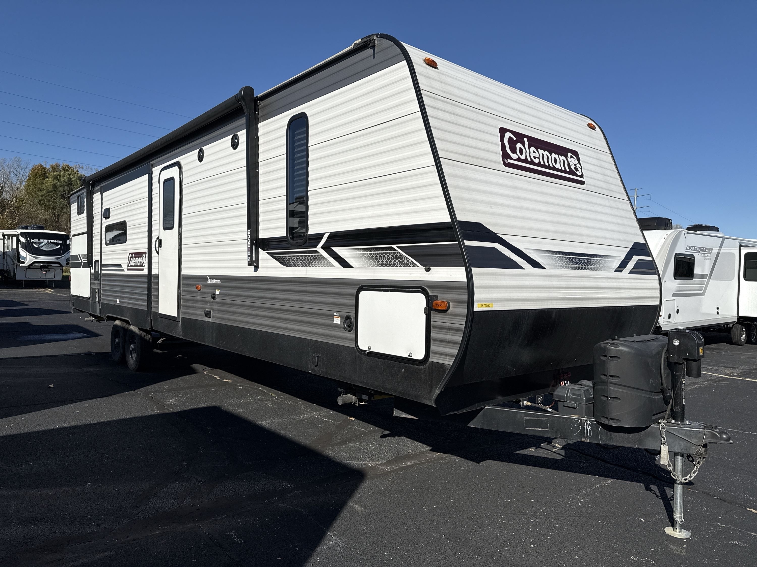 2022 Coleman COLEMAN LANTERN 337BH in birch run MI