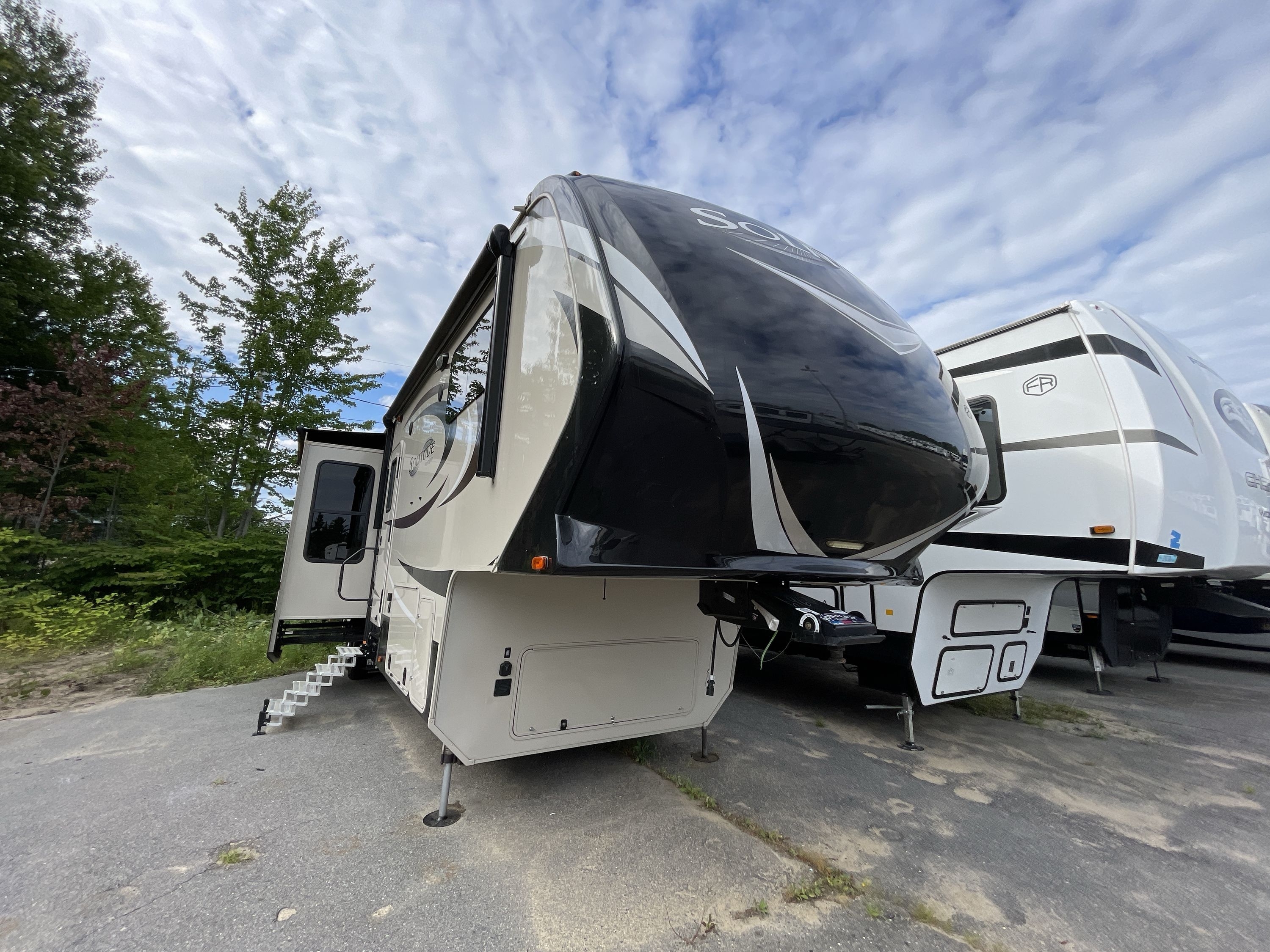 2017 Grand Design SOLITUDE 375RE in chichester NH