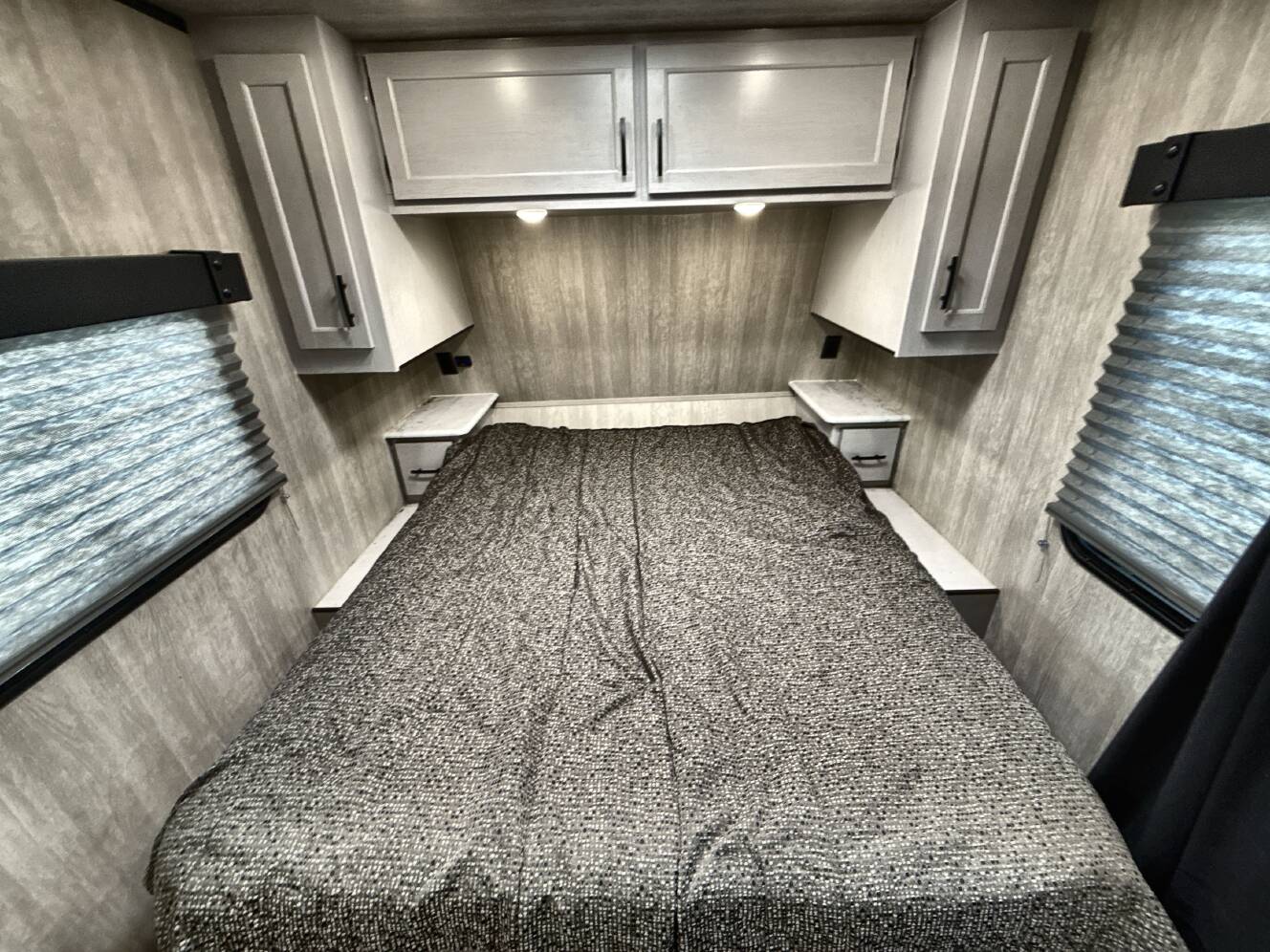 A photo of this 2024 Genesis Supreme SEA BREEZE 16RB