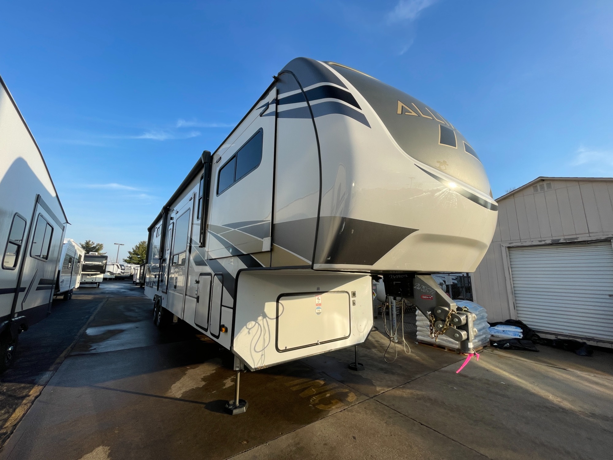 2022 Alliance PARADIGM 385FL in greenwood IN