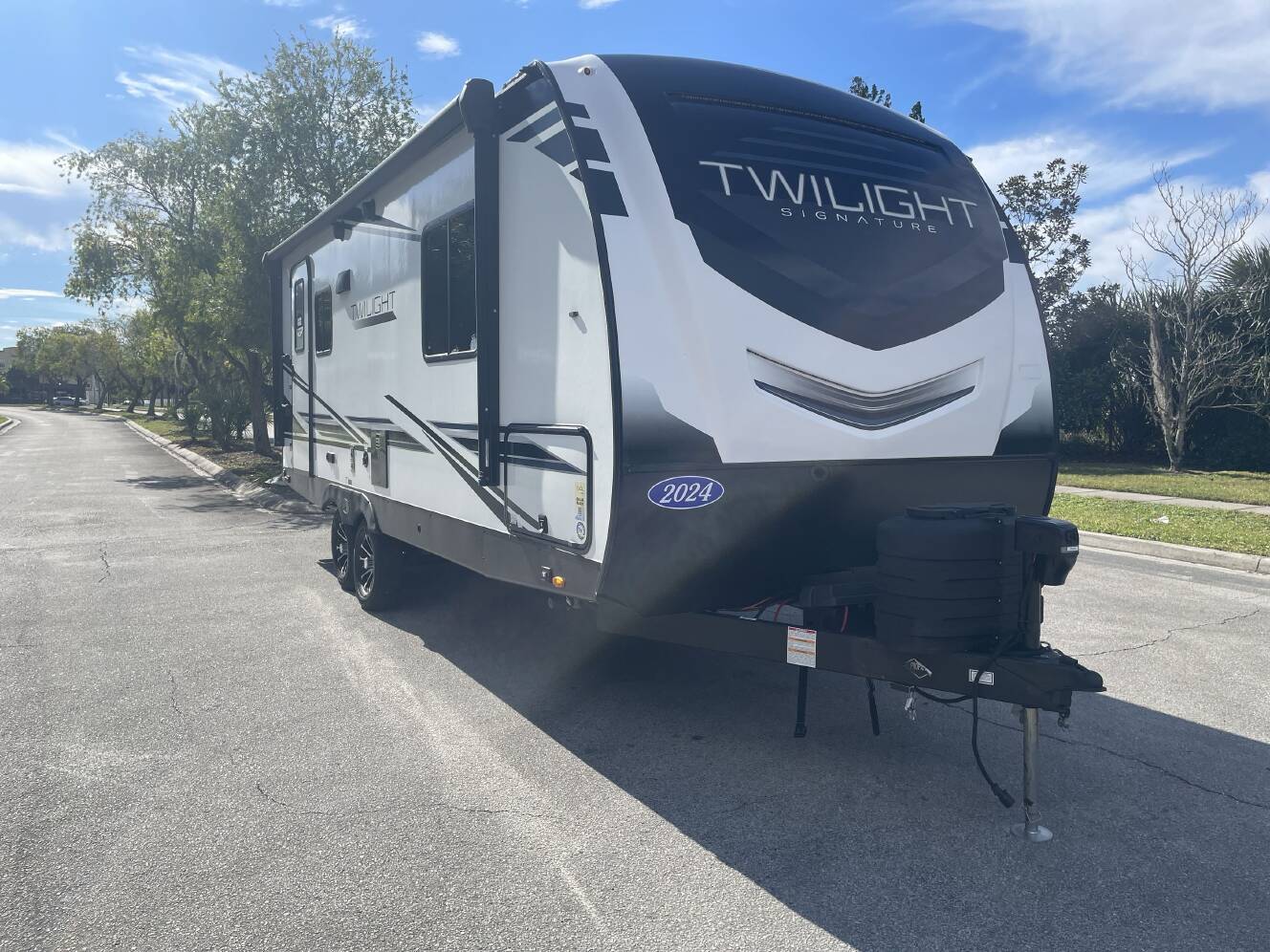 A photo of this 2024 Cruiser Rv RADIANCE 21RB