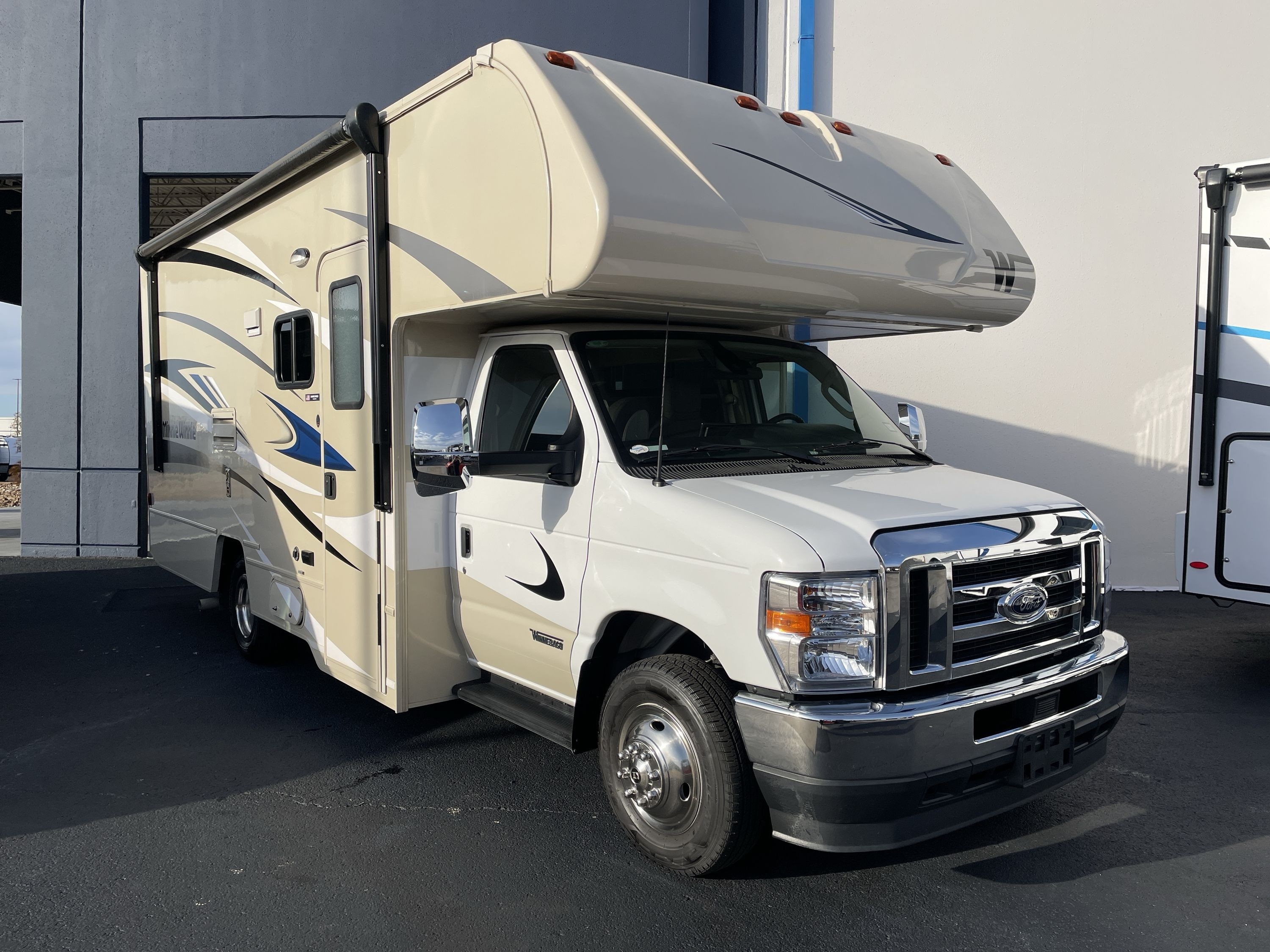 2024 Winnebago MINNIE WINNIE 22M in katy TX