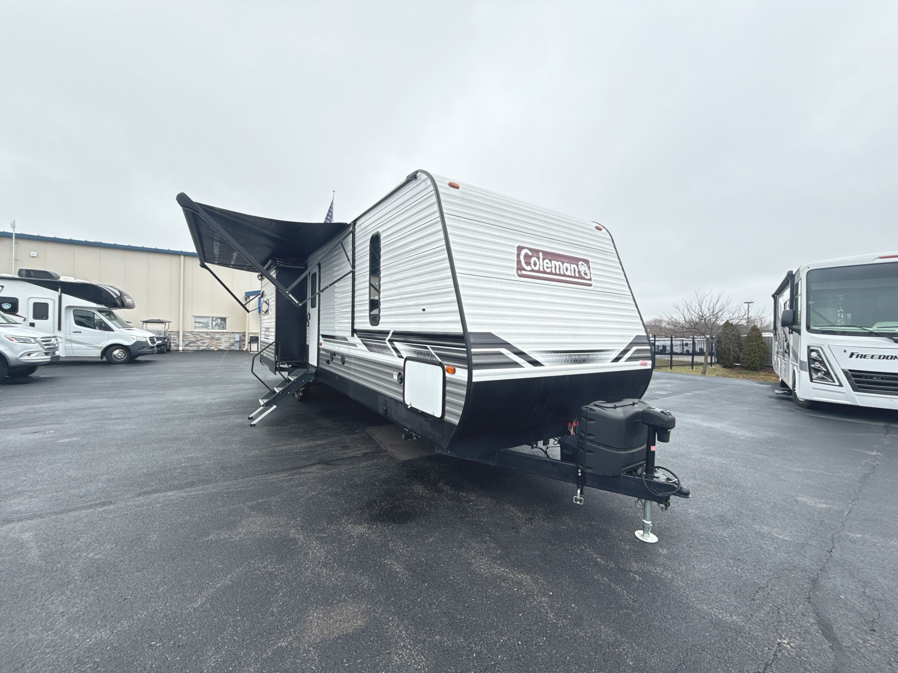 2023 Coleman COLEMAN LANTERN 337BH RV