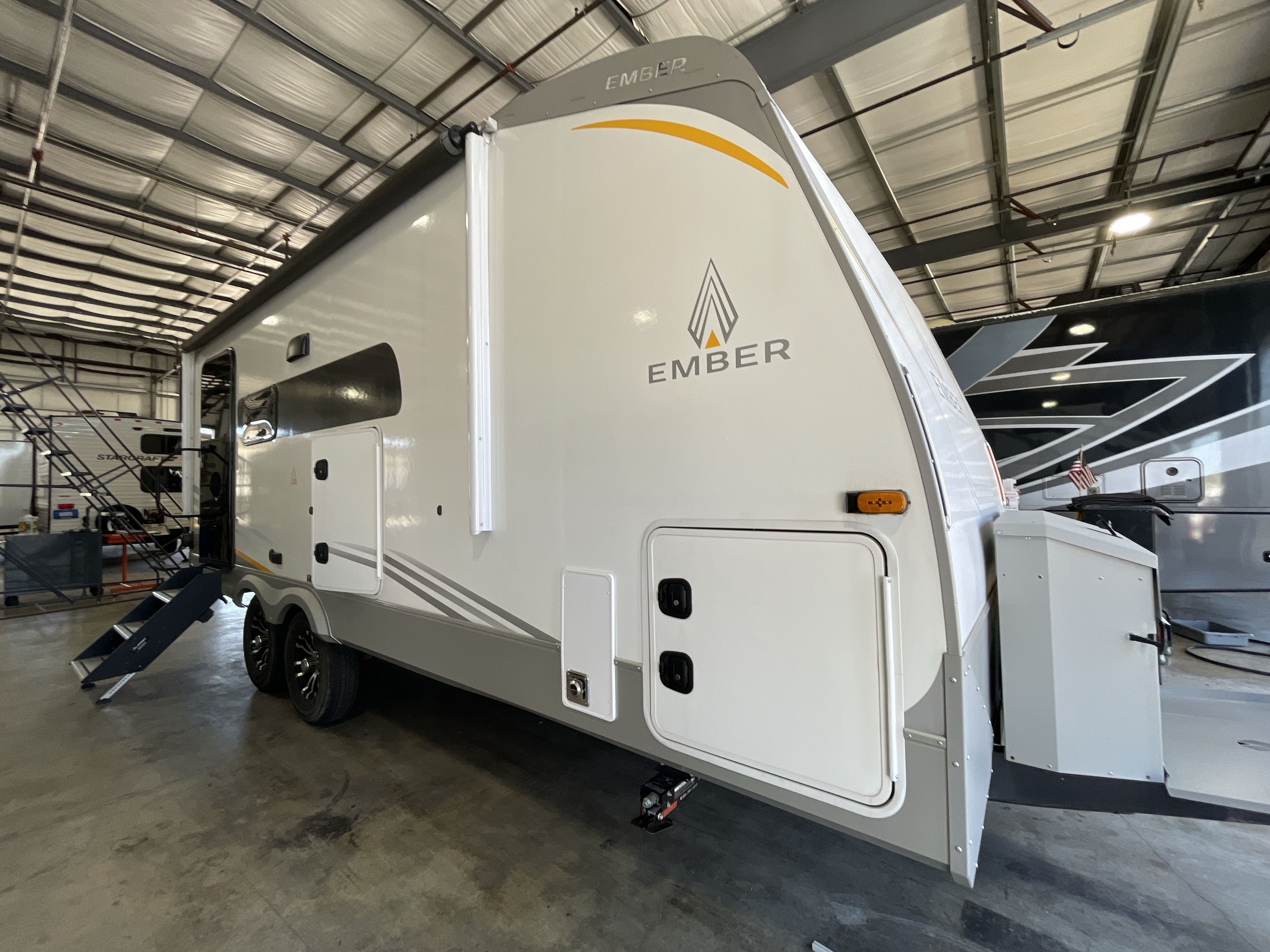 2023 Ember TOURING 20FB in new braunfels TX