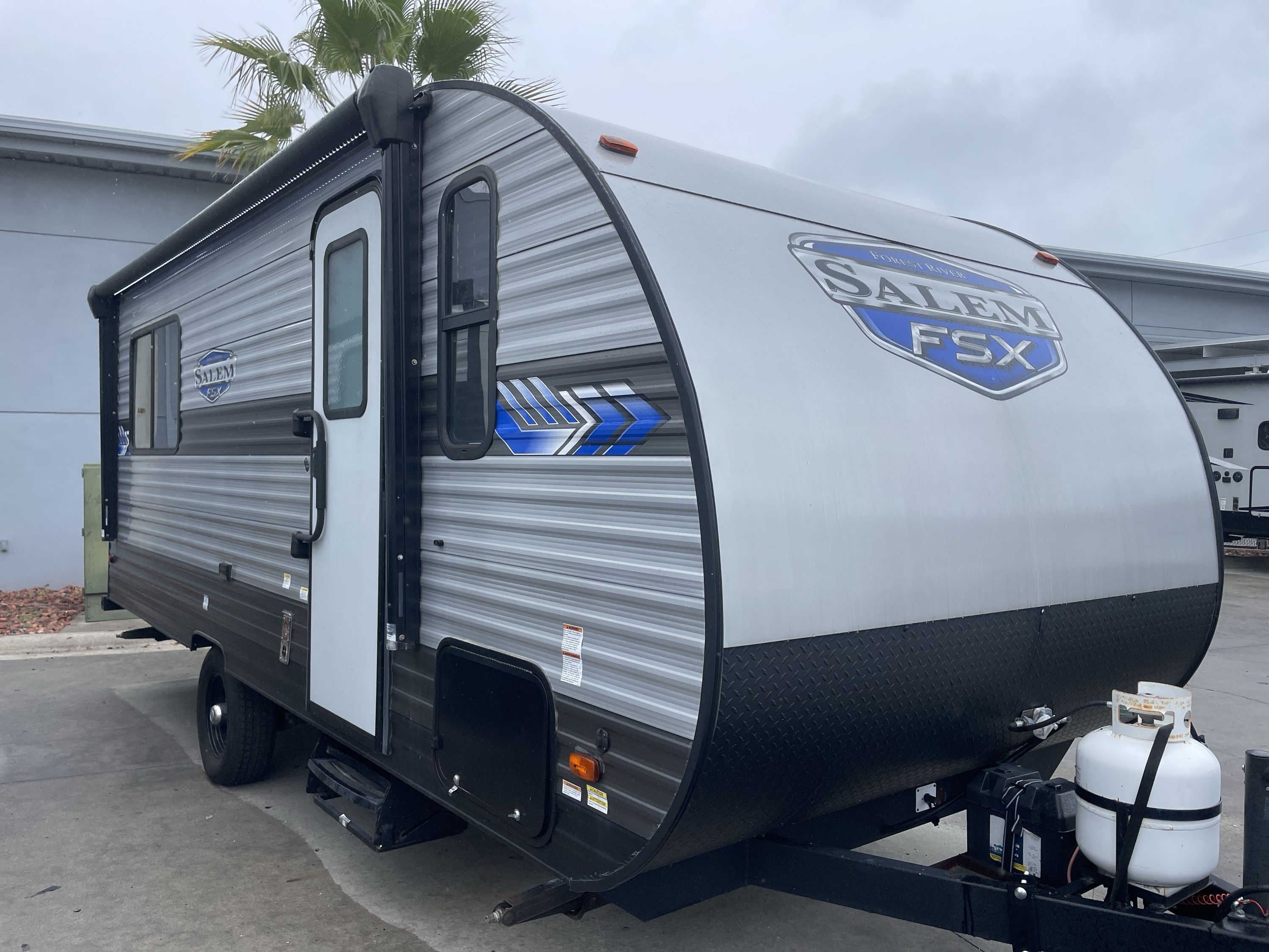 2023 Forest River SALEM FSX 161QK in brooksville FL