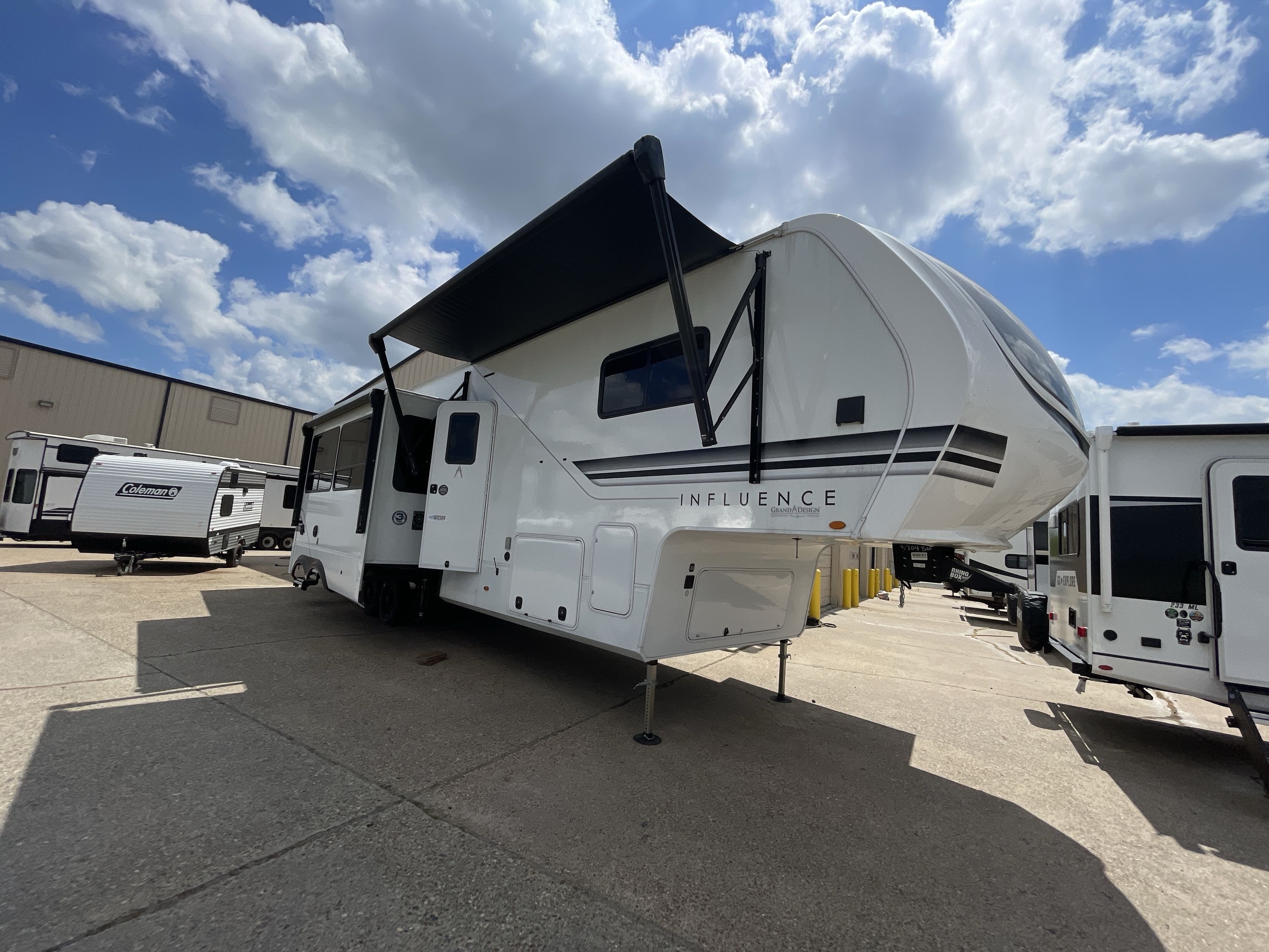2024 Grand Design INFLUENCE 3704BH RV