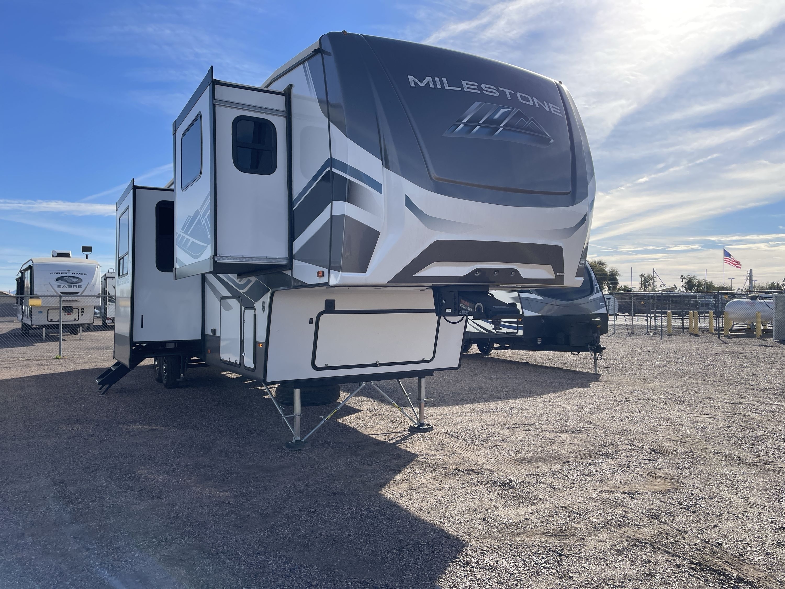2023 Heartland MILESTONE 370FLMB in mesa AZ