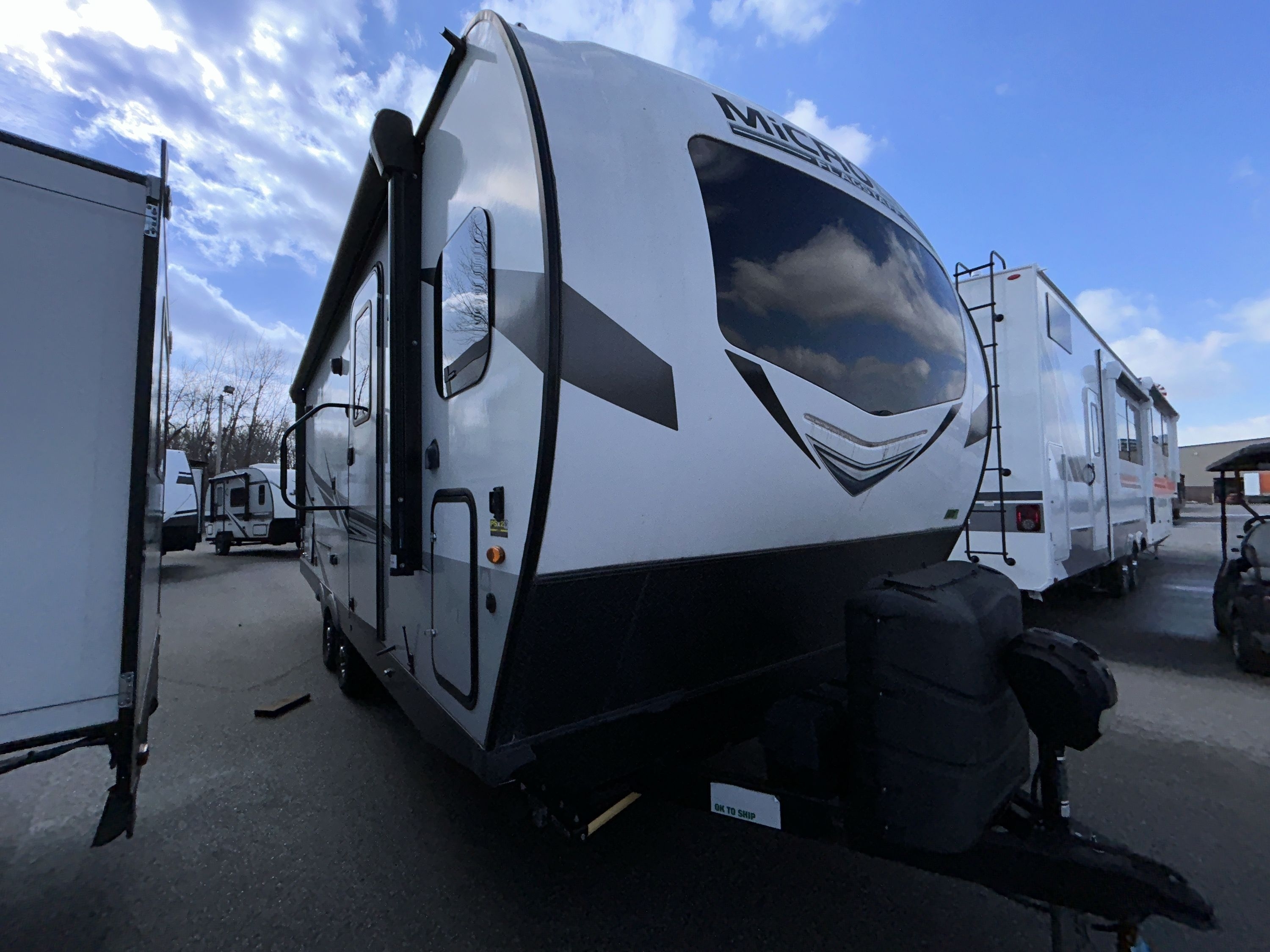 2022 Forest River FLAGSTAFF MICRO LITE 25FKS in greenfield IN
