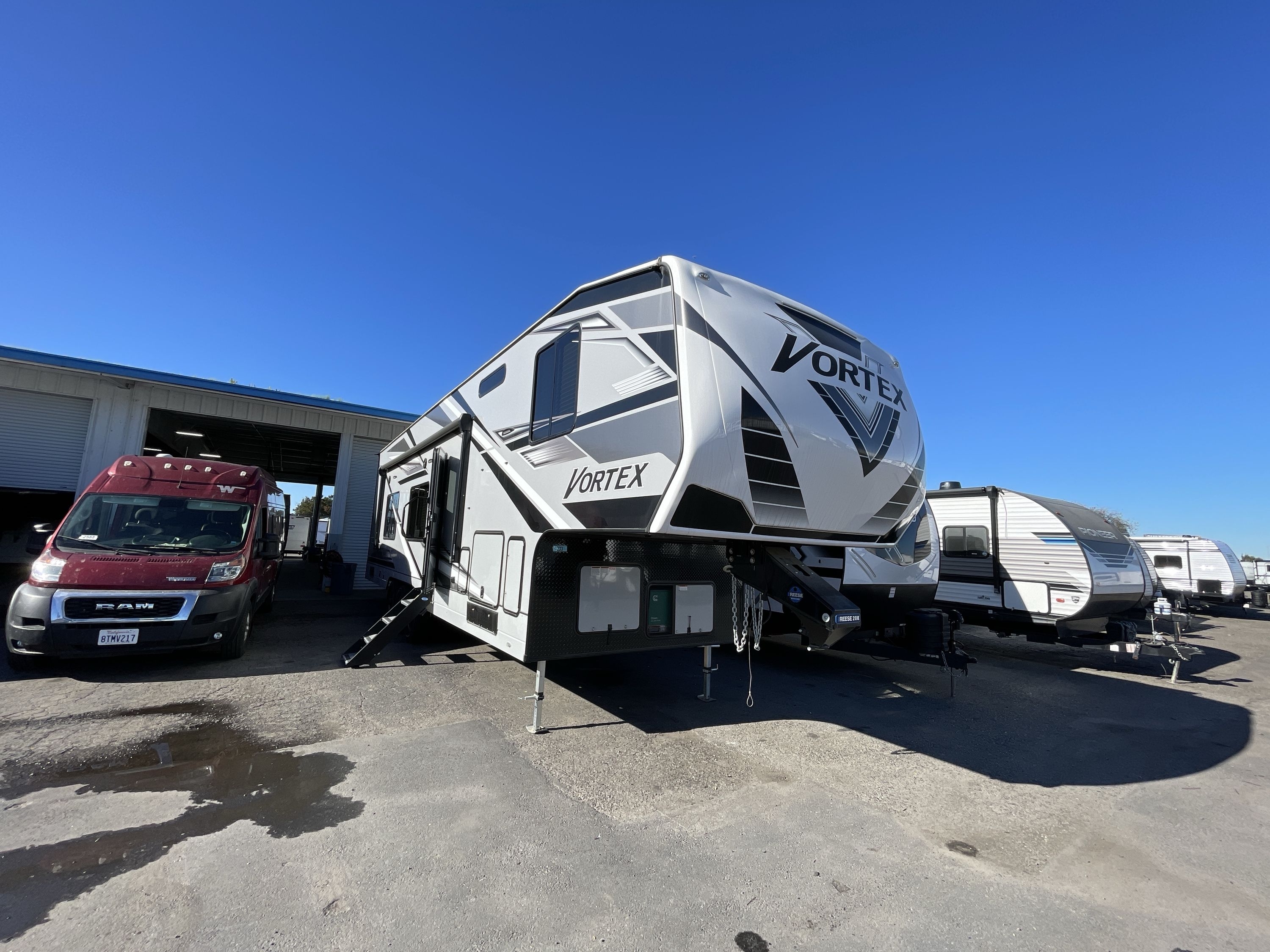 2024 Genesis Supreme VORTEX 3818IKS Fifth Wheel Toy Hauler RV
