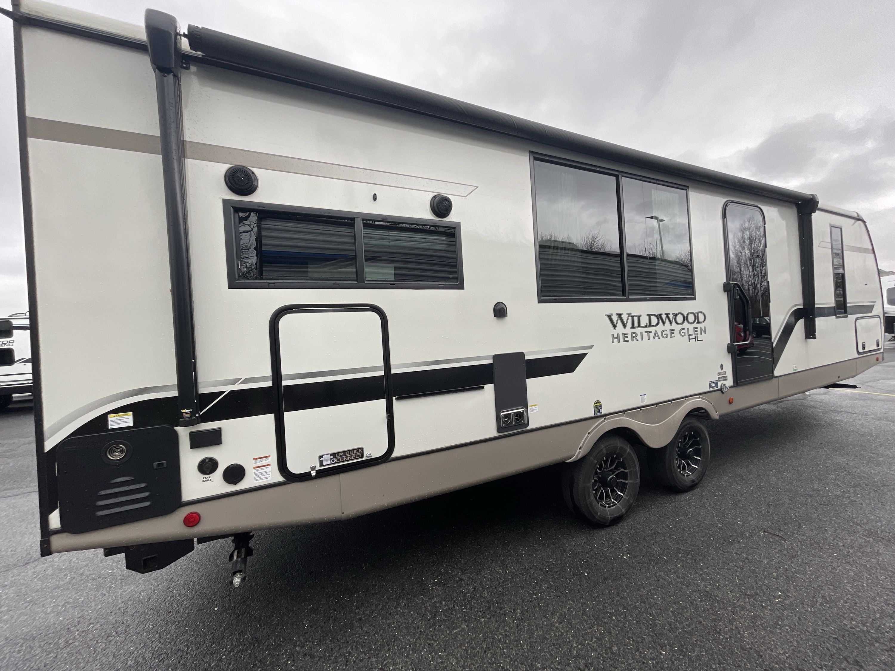 2024 Forest River WILDWOOD HERITAGE GLEN 27RKHL RV