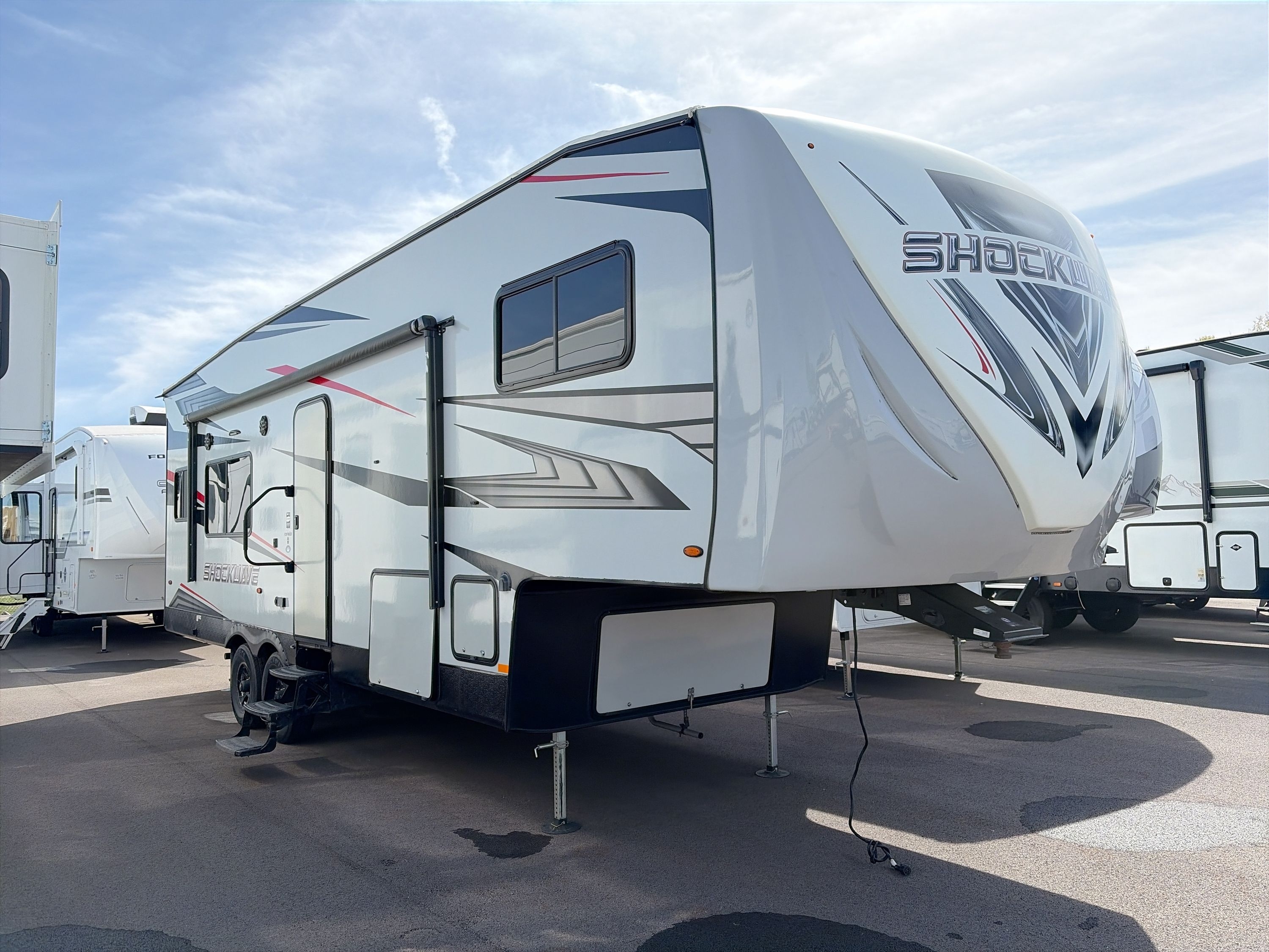 2021 Forest River SHOCKWAVE 28FWGDX Fifth Wheel Toy Hauler RV