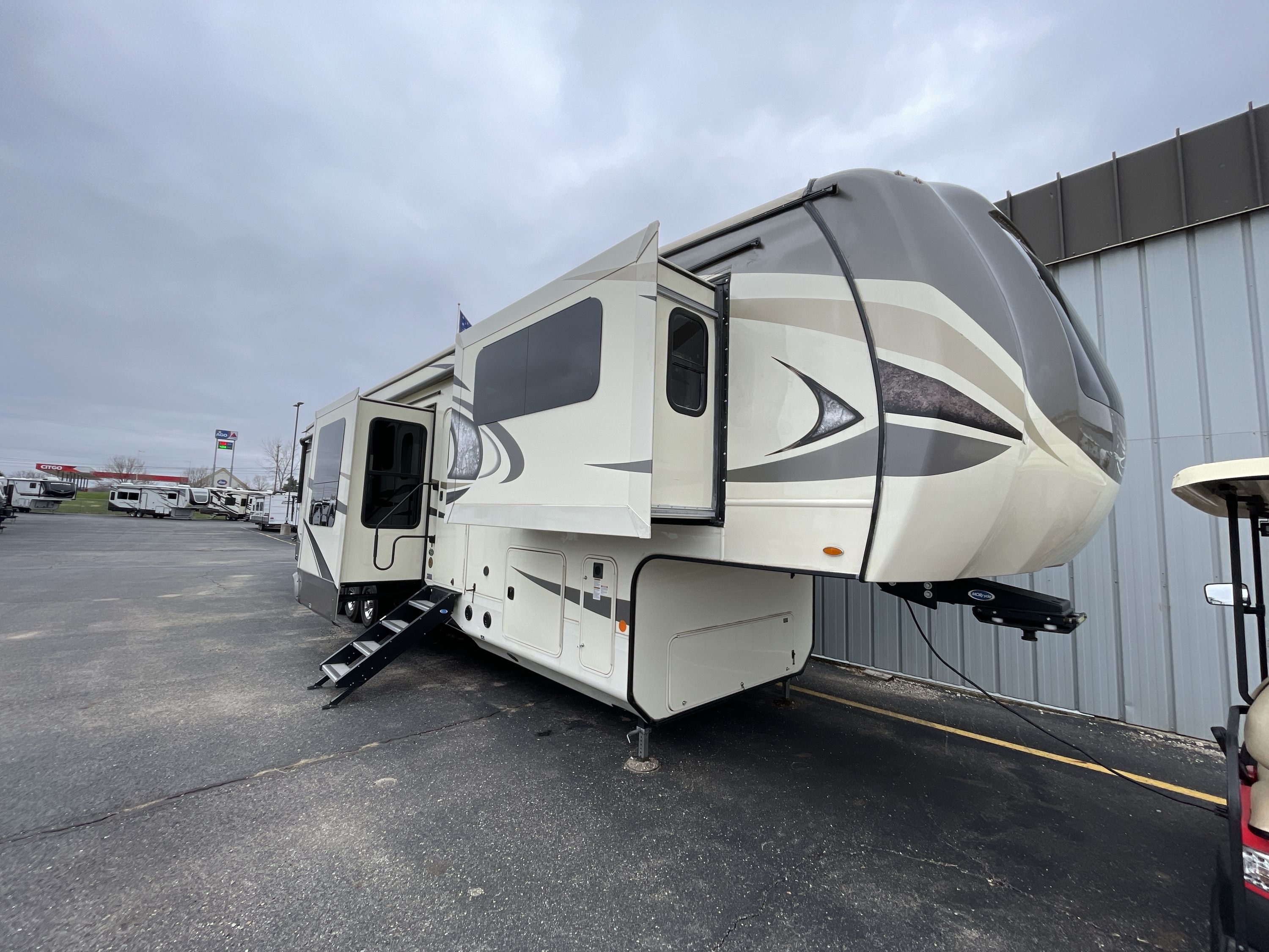 2019 Jayco NORTH POINT 385THWS Fifth Wheel Toy Hauler RV