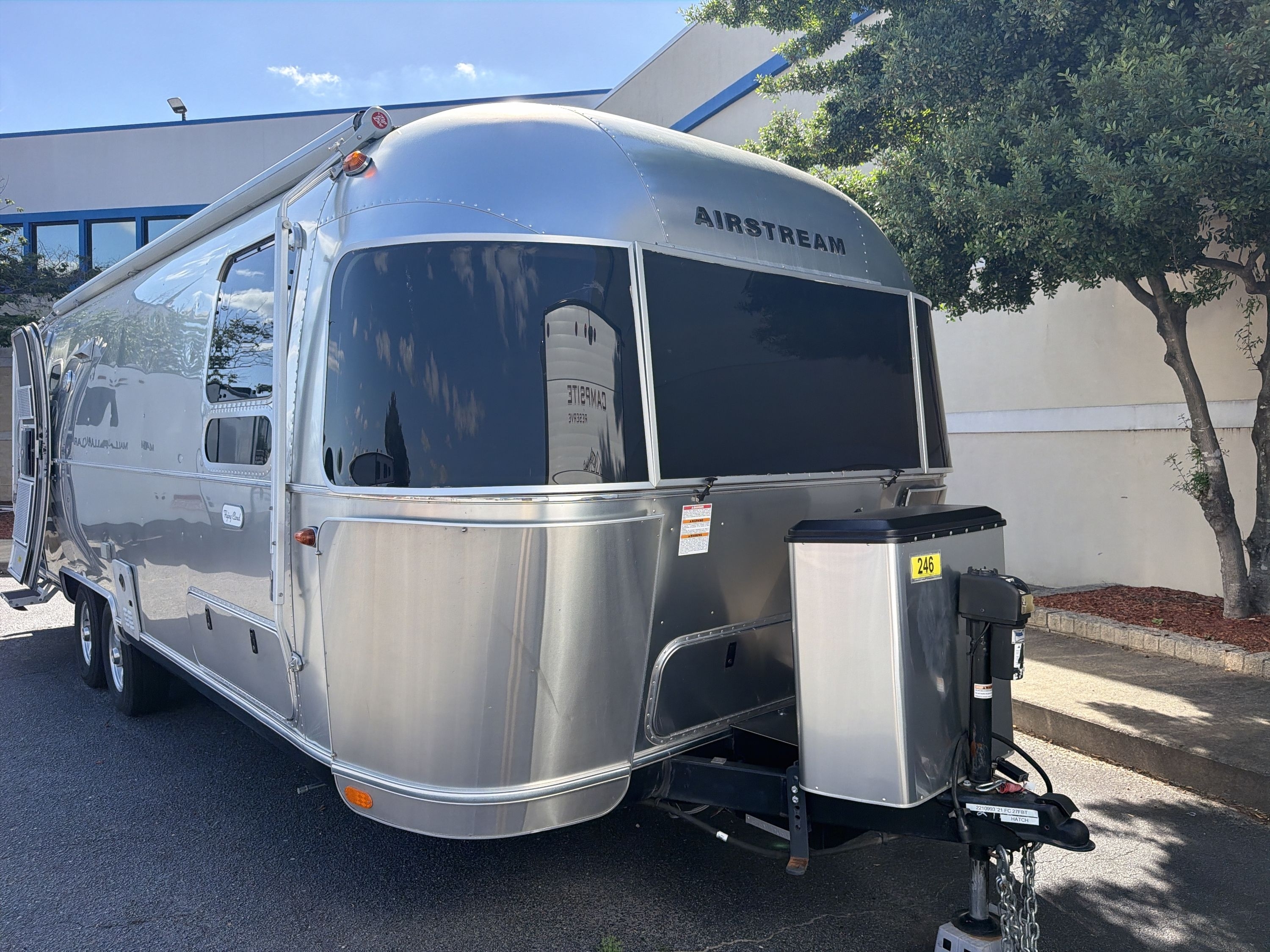 2021 Airstream FLYING CLOUD 27FB TWIN REAR HATCH RV