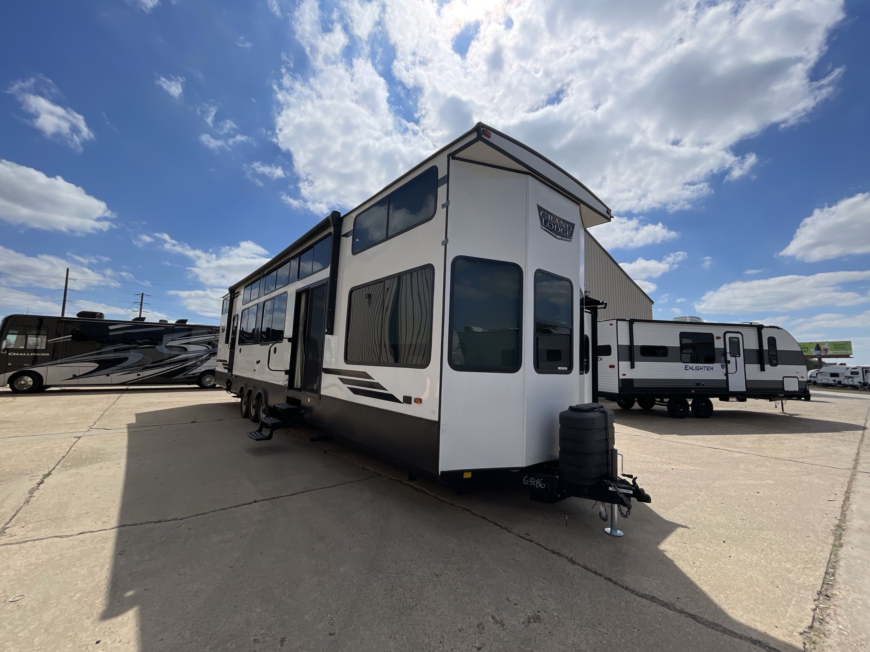 2024 Forest River WILDWOOD GRAND LODGE 44VIEW RV