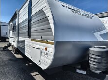 2025 Forest River Wildwood X-Lite 26ICE Review image