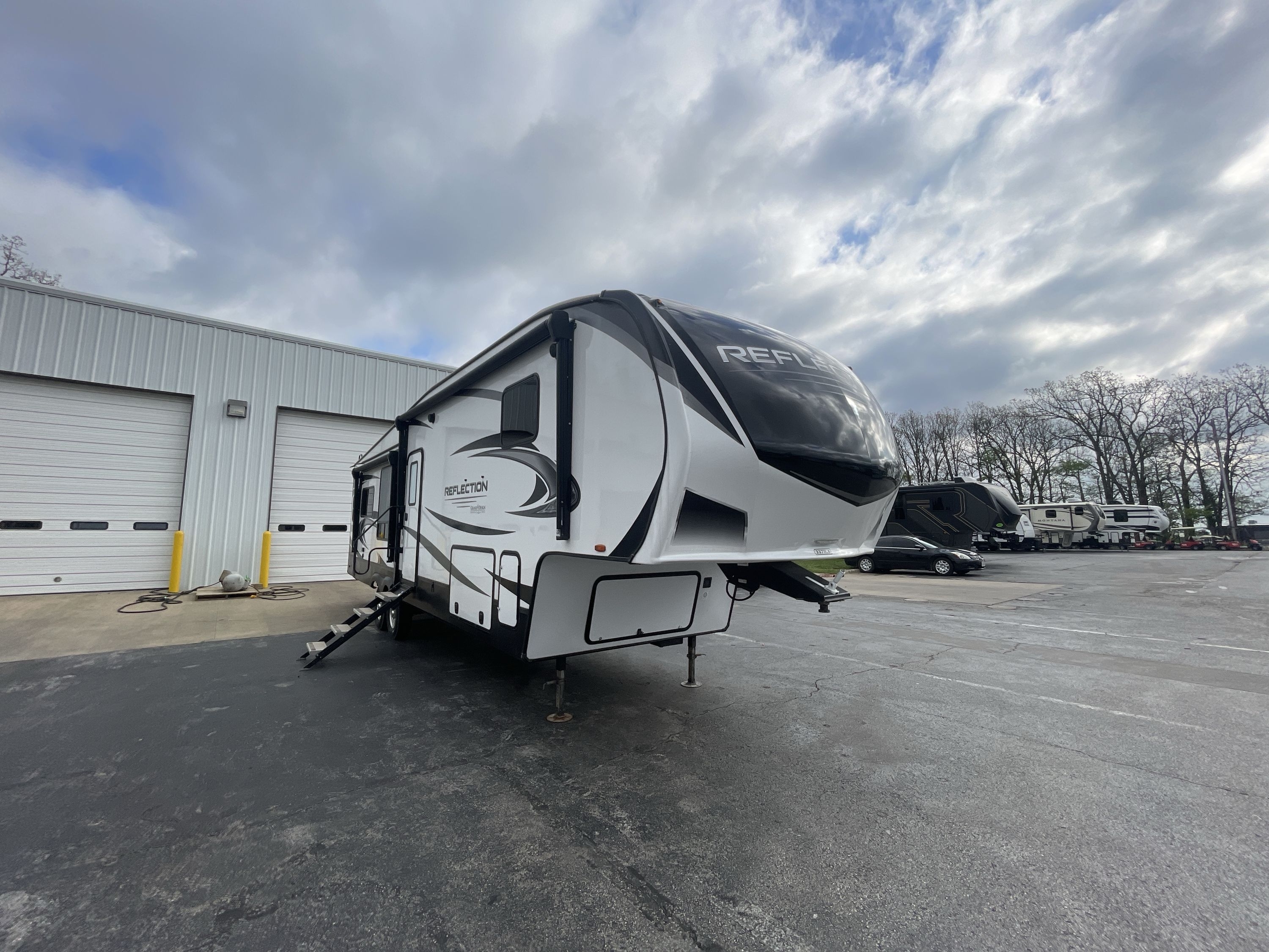 2023 Grand Design REFLECTION 337RLS RV