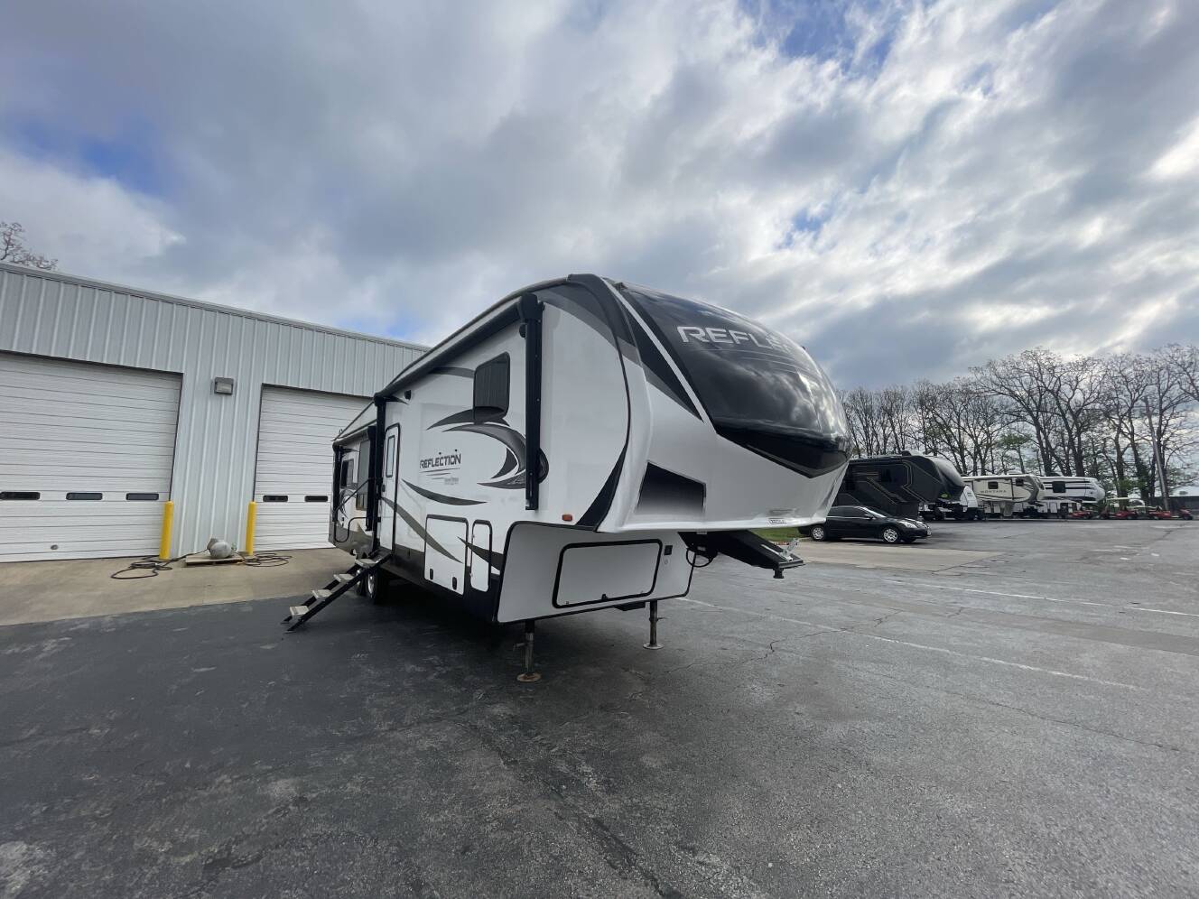A photo of this 2023 Grand Design REFLECTION 337RLS