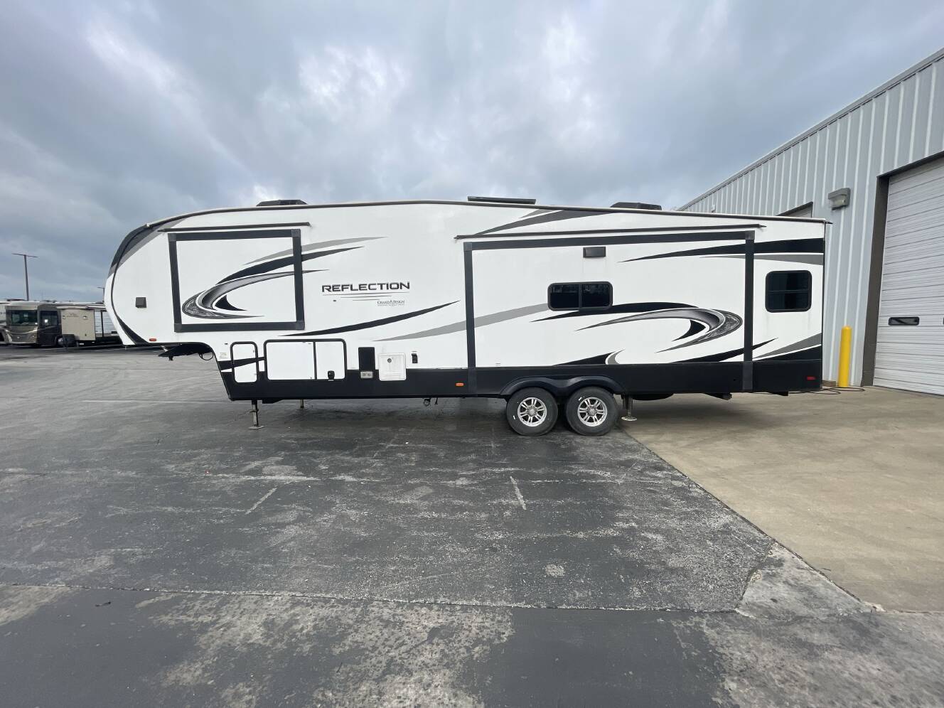 A photo of this 2023 Grand Design REFLECTION 337RLS