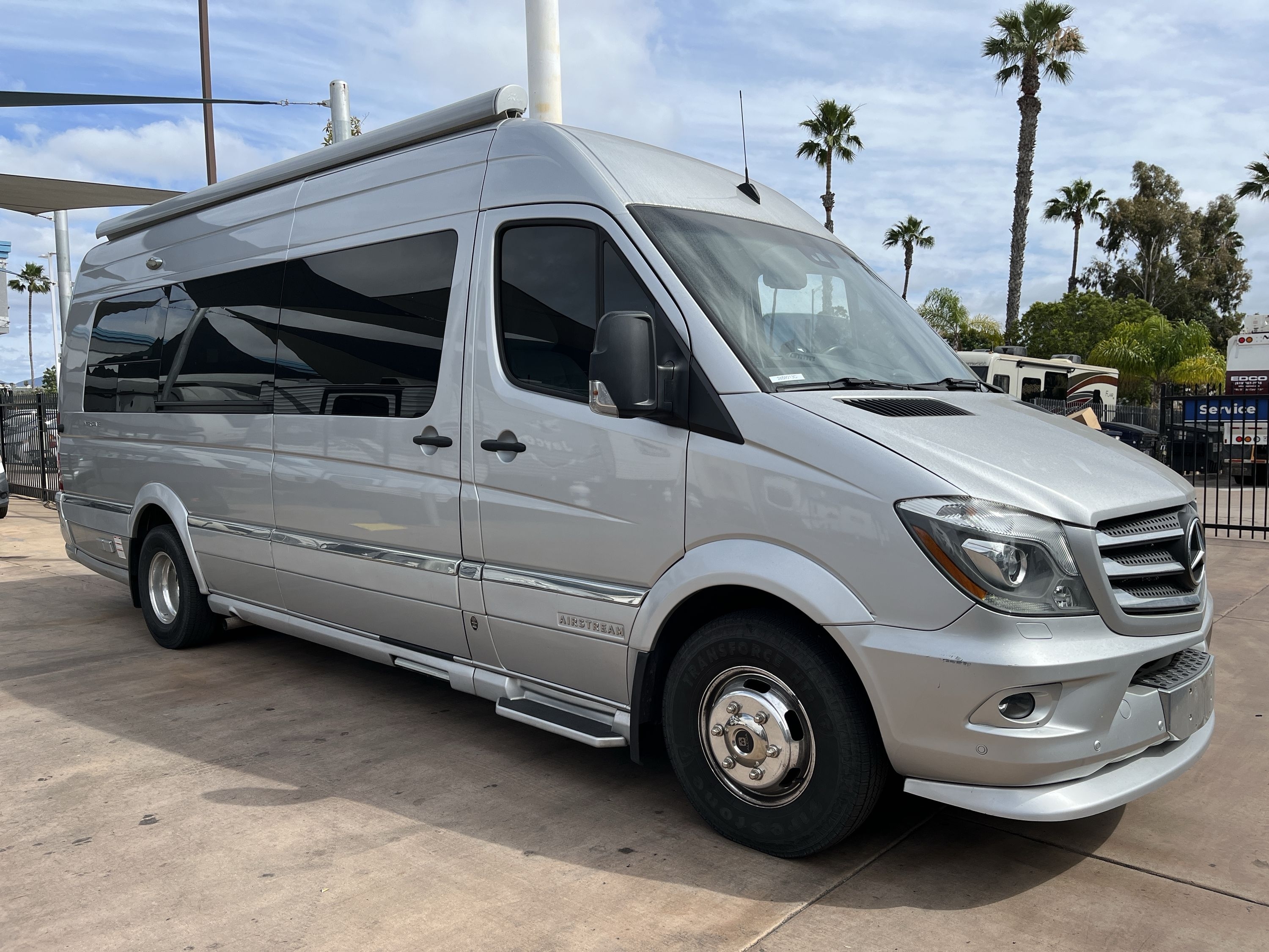 2017 Airstream INTERSTATE EXT LOUNGE RV