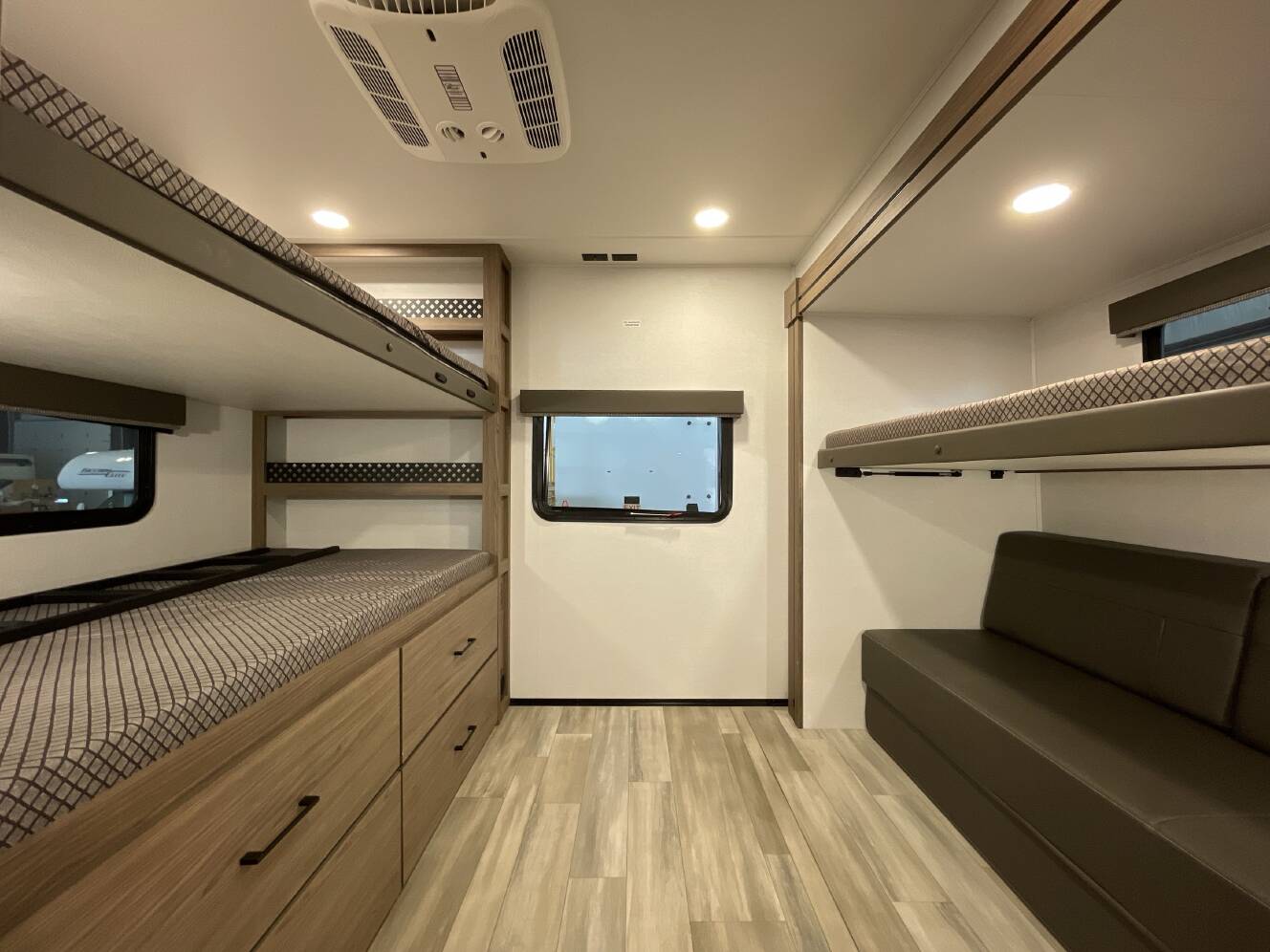 A photo of this 2025 Alliance DELTA 321BH