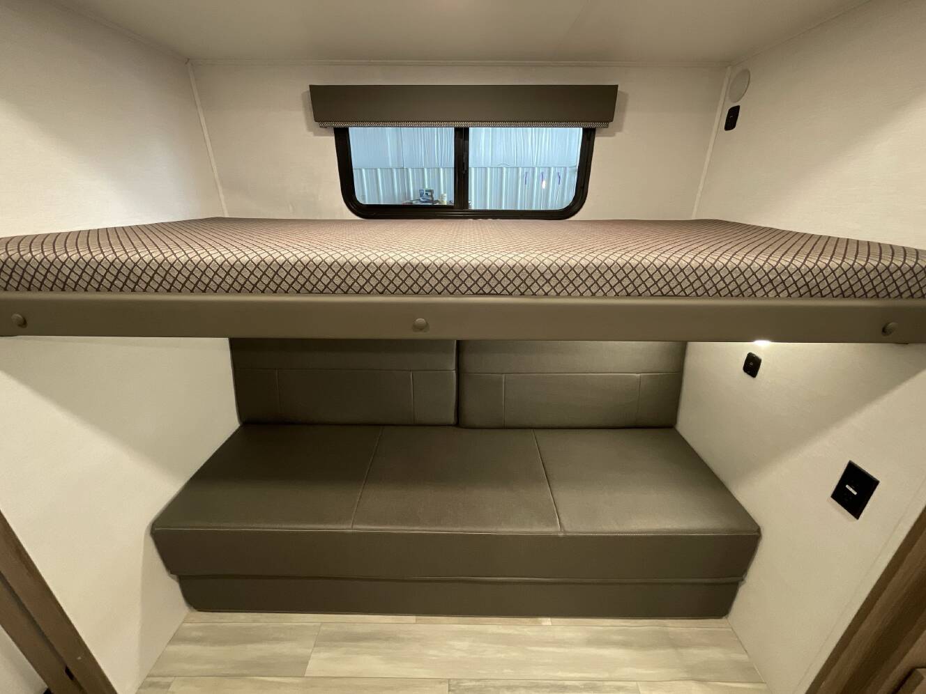 A photo of this 2025 Alliance DELTA 321BH