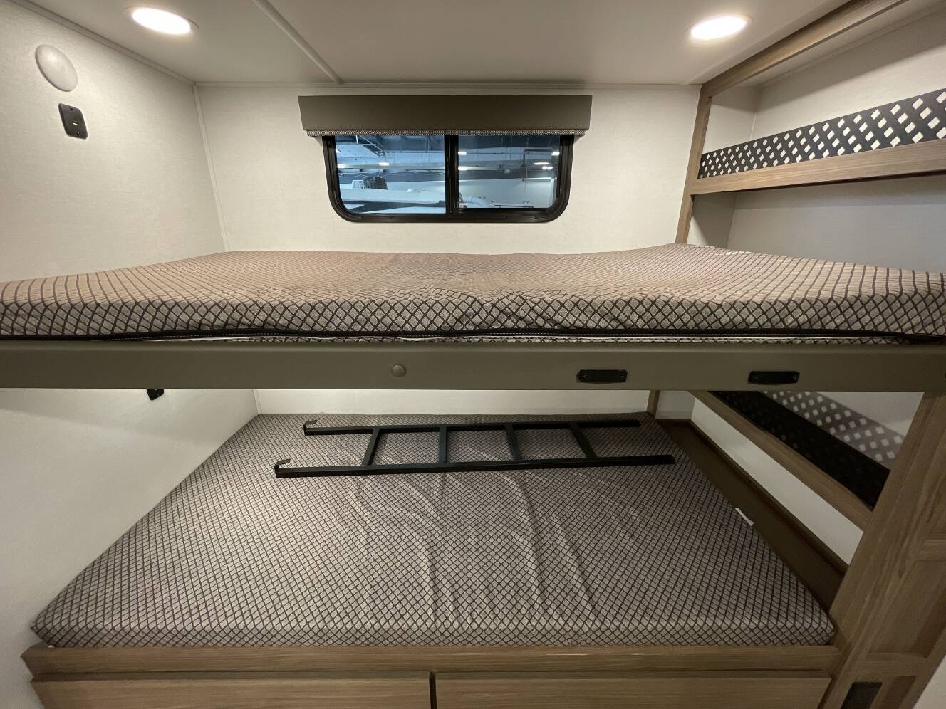 A photo of this 2025 Alliance DELTA 321BH