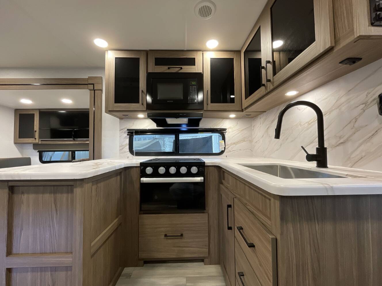 A photo of this 2025 Alliance DELTA 321BH