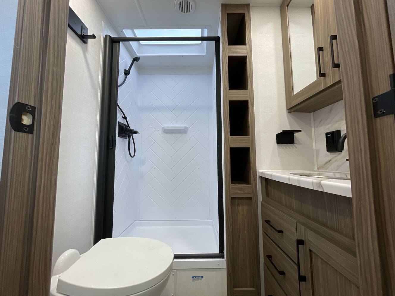 A photo of this 2025 Alliance DELTA 321BH