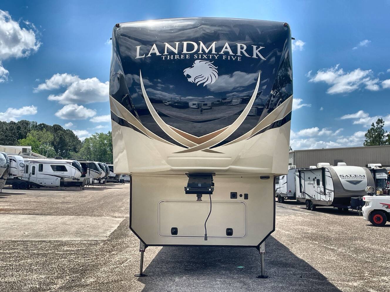 A photo of this 2019 Heartland LANDMARK NEWPORT