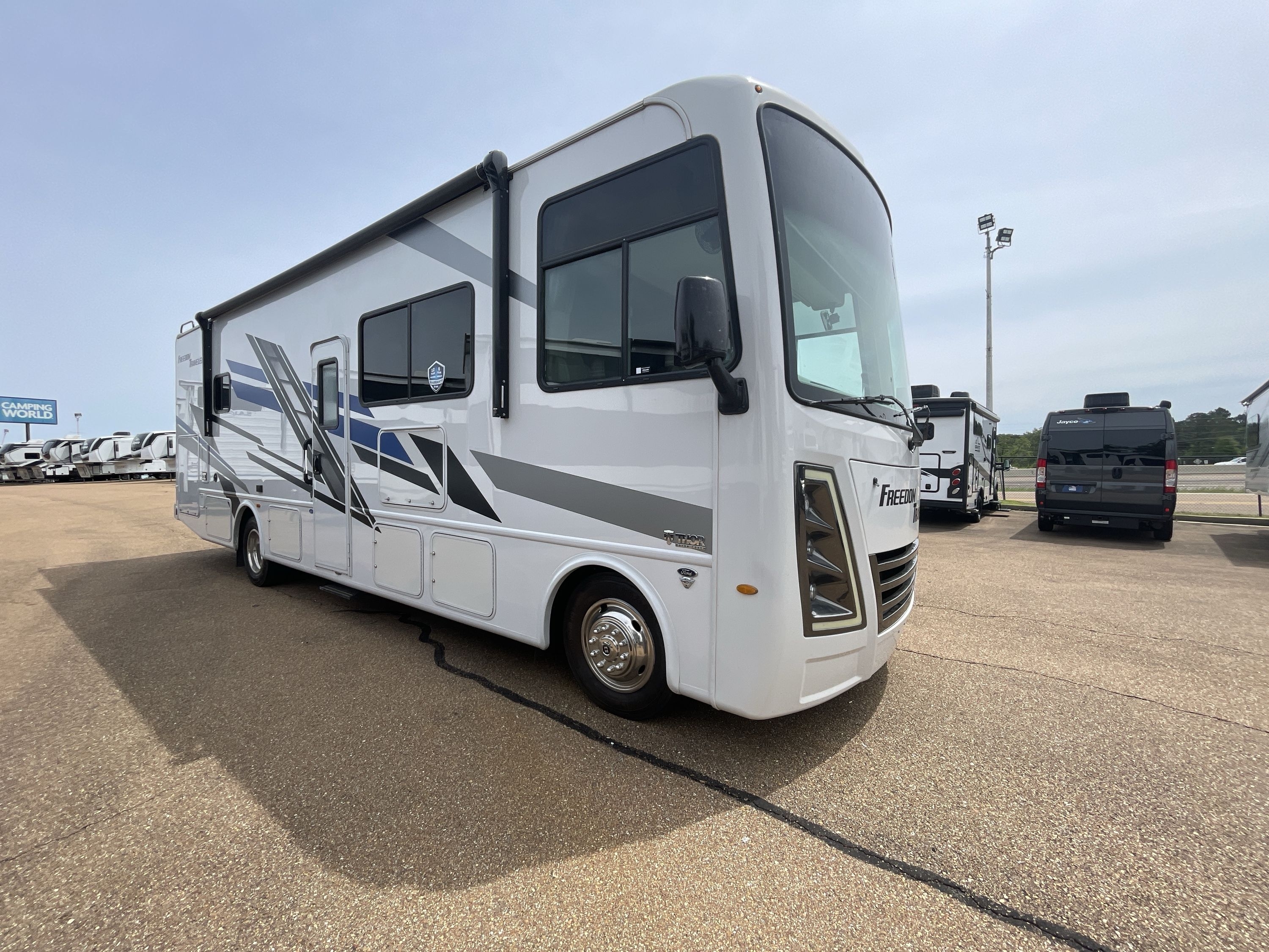 2024 Thor FREEDOM TRAVELER B30 in jackson MS