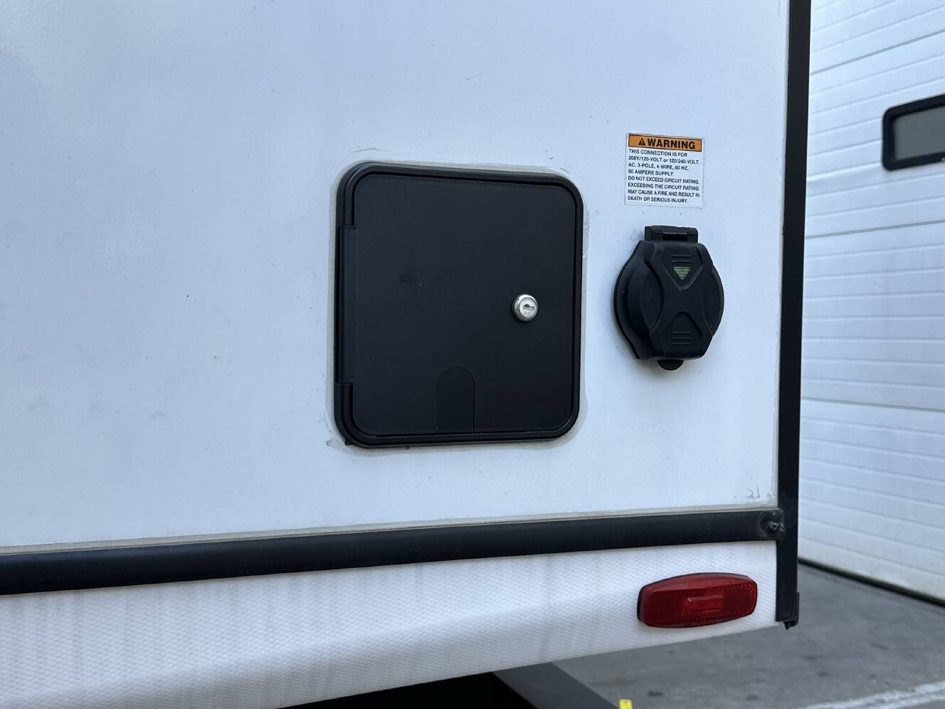 A photo of this 2024 Crossroads SUNSET TRAIL 309RK