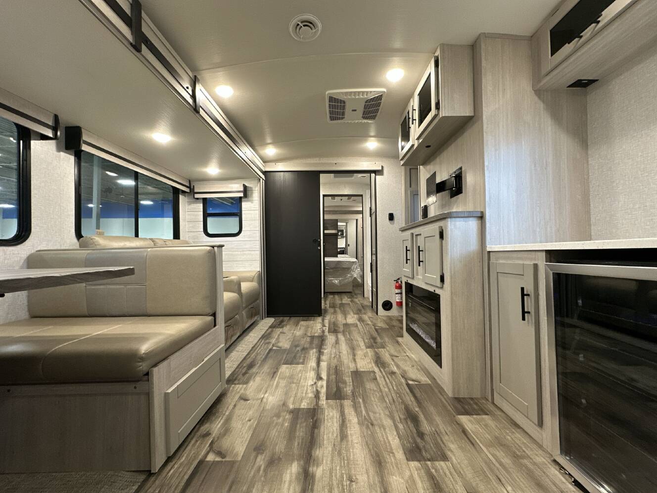 A photo of this 2024 Crossroads SUNSET TRAIL 309RK