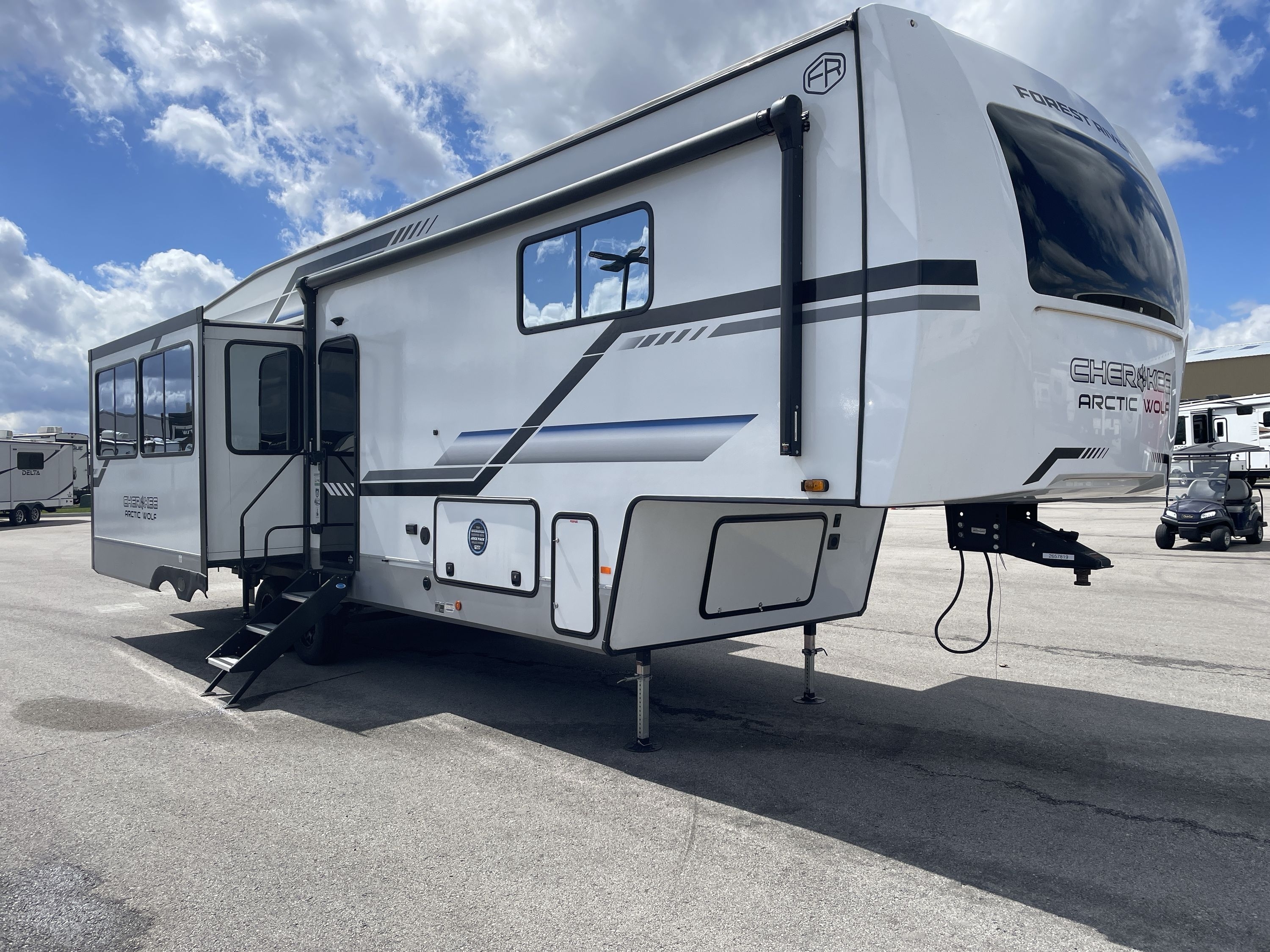 2025 Forest River ARCTIC WOLF 3250SUITE RV