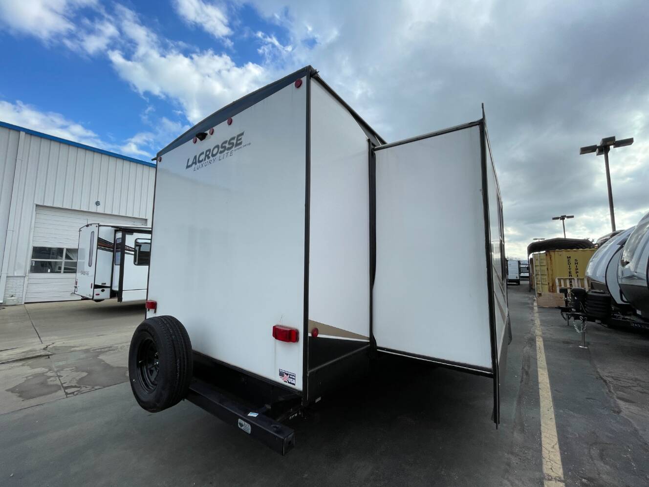 A photo of this 2022 Prime Time LACROSSE 3411RK