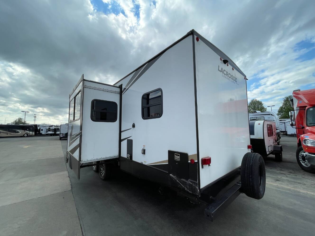 A photo of this 2022 Prime Time LACROSSE 3411RK