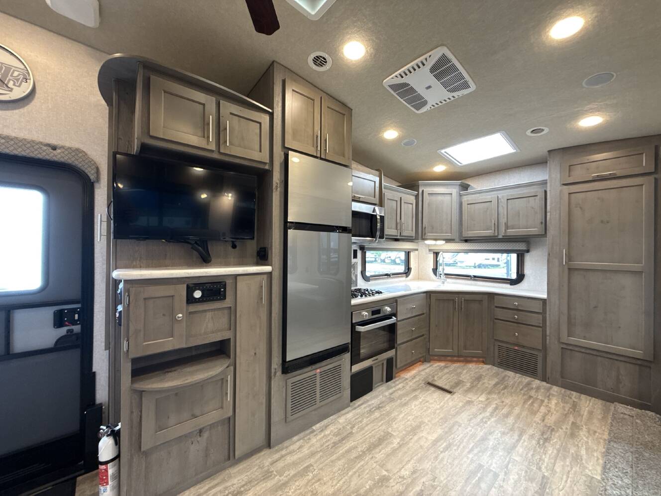 A photo of this 2024 Northwood ARCTIC FOX GRANDE RONDE 27-5L