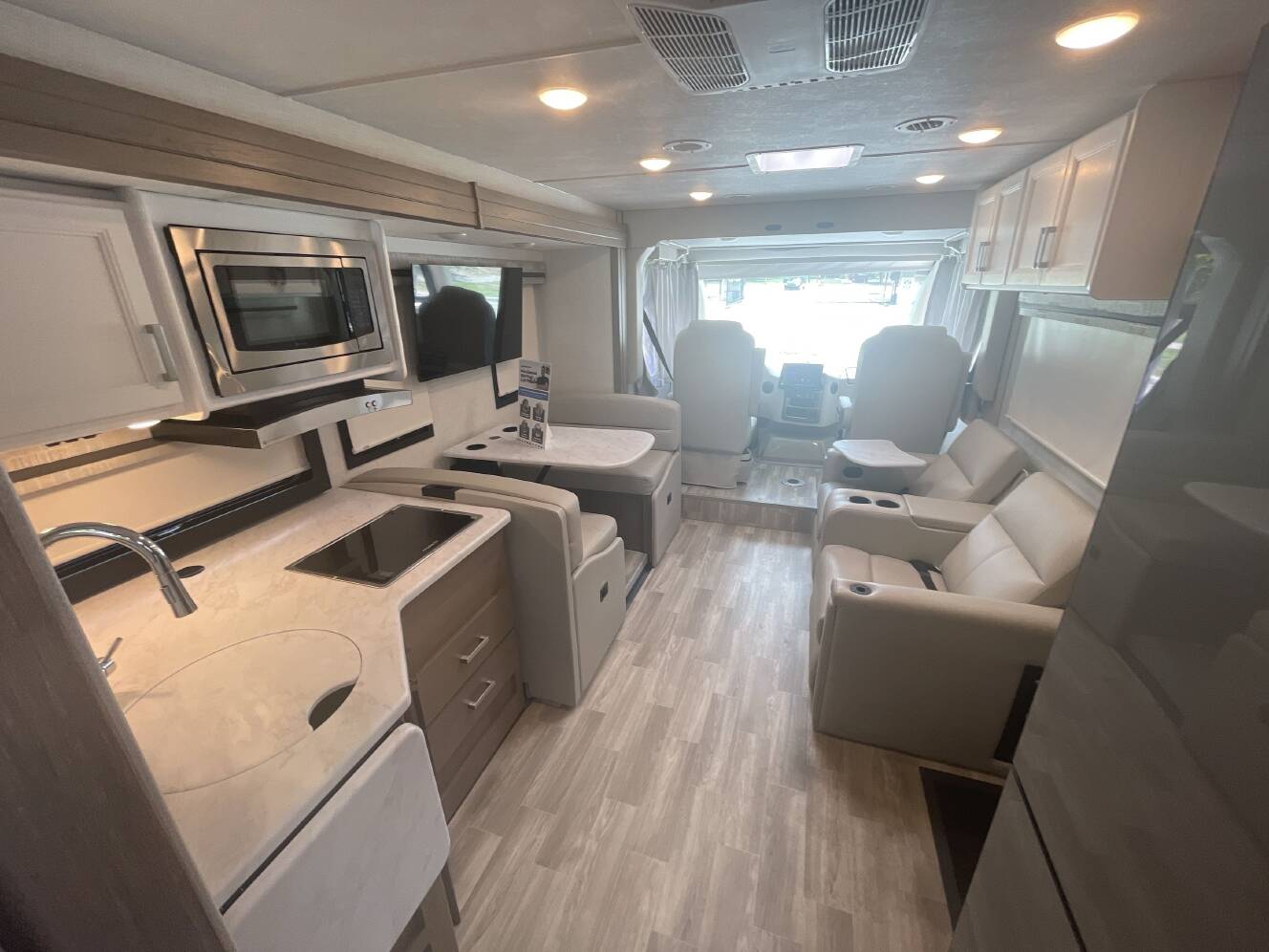 A photo of this 2026 Thor VEGAS 28.1