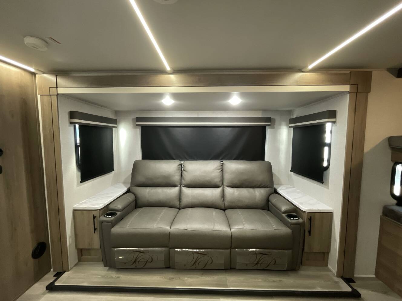 A photo of this 2024 Grand Design IMAGINE 24 24SDE