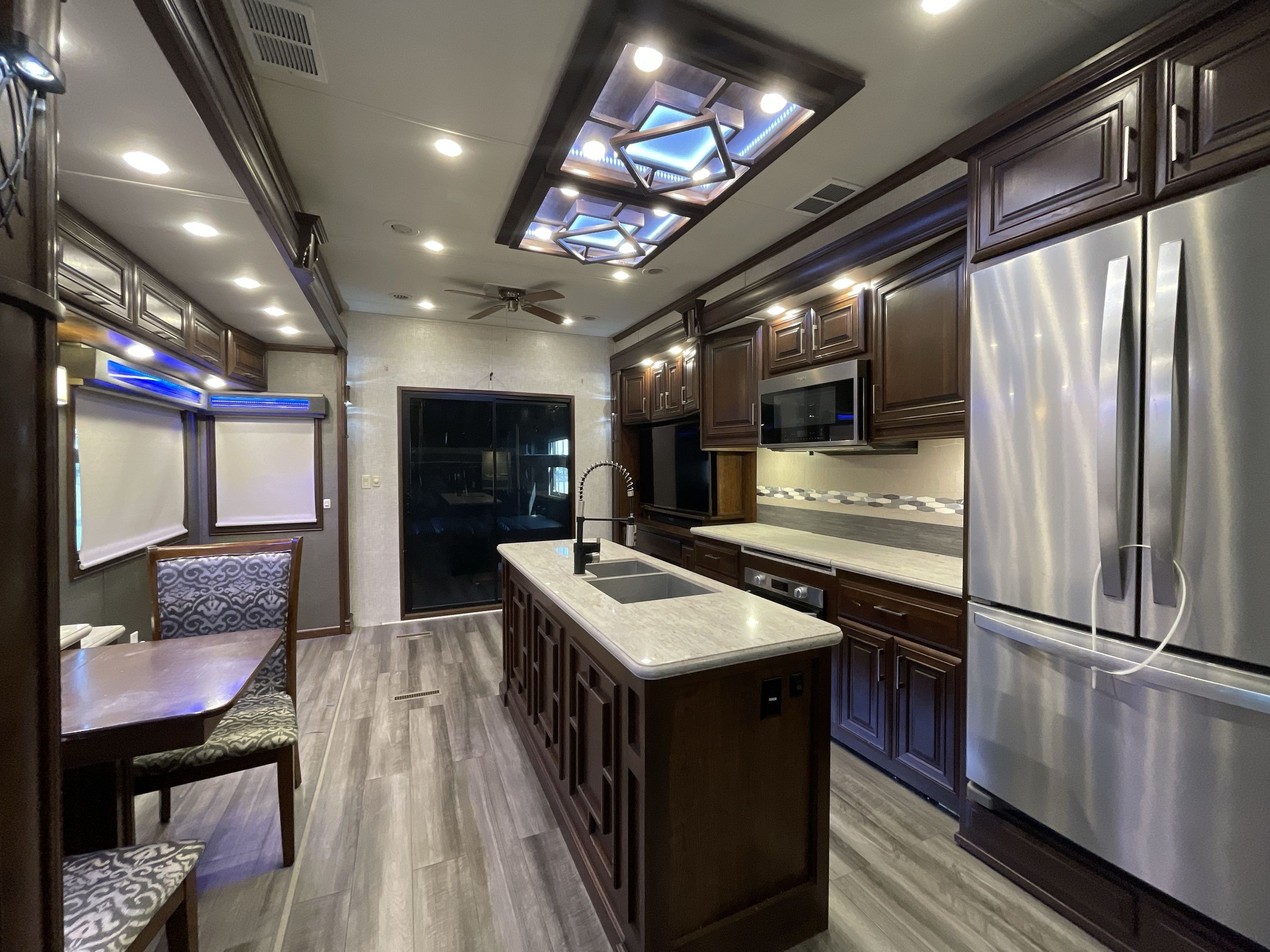 2019 DRV LUXURY SUITES FULL HOUSE JX450 in meridian ID