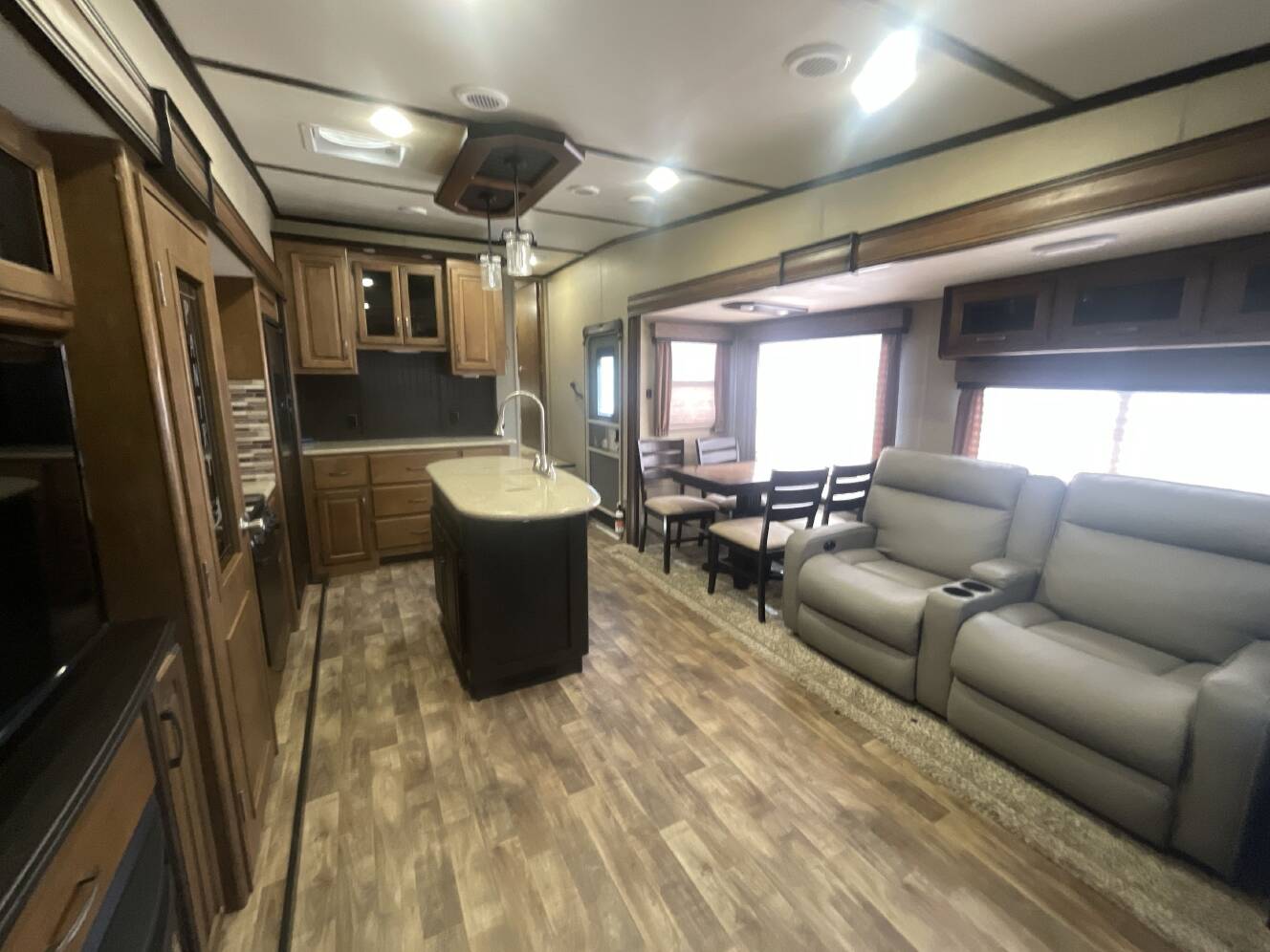 A photo of this 2017 Grand Design REFLECTION 303RLS