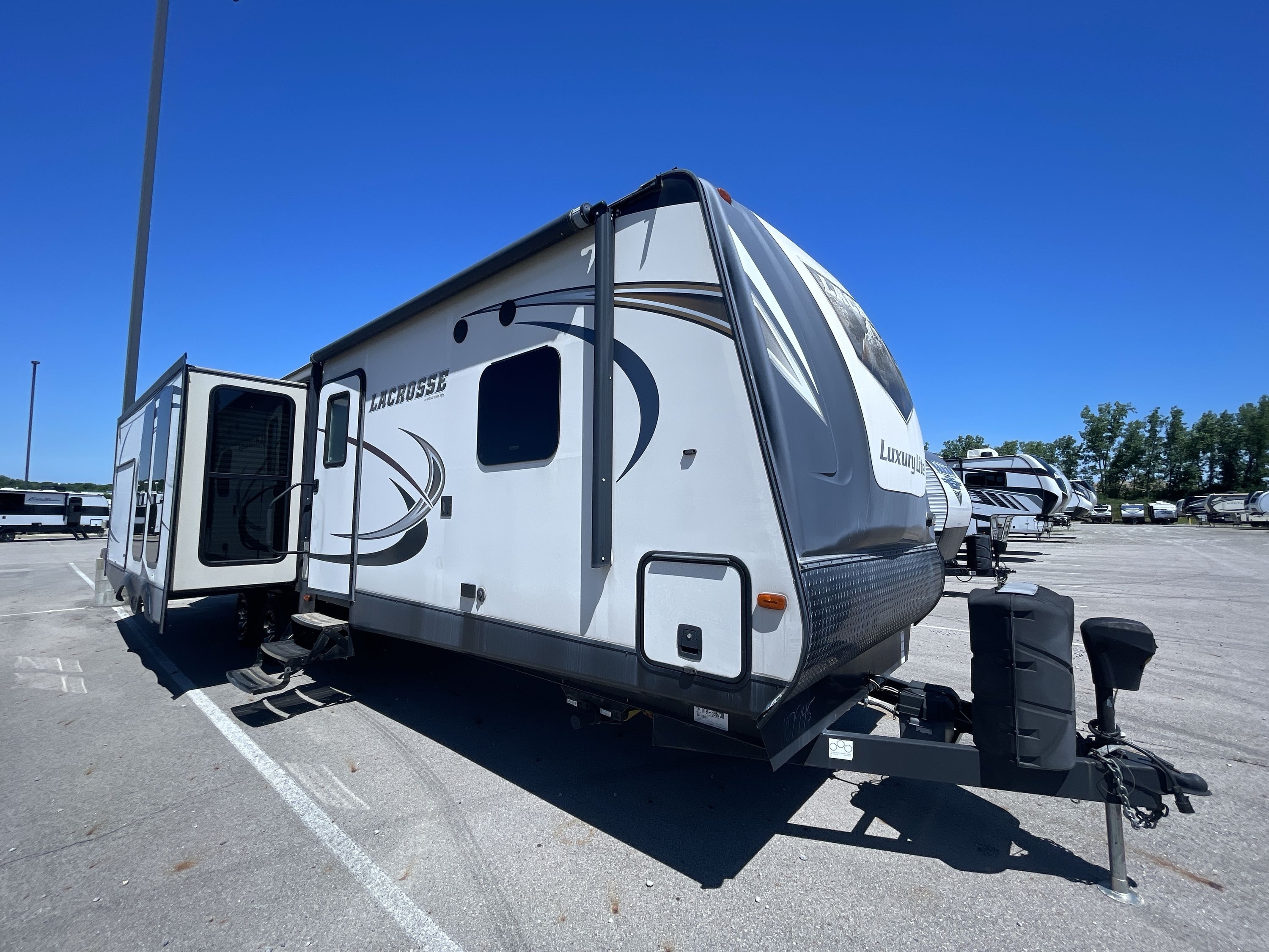 2017 Prime Time LACROSSE 330RST RV