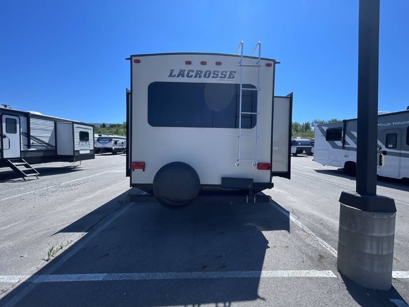 A photo of this 2017 Prime Time LACROSSE 330RST