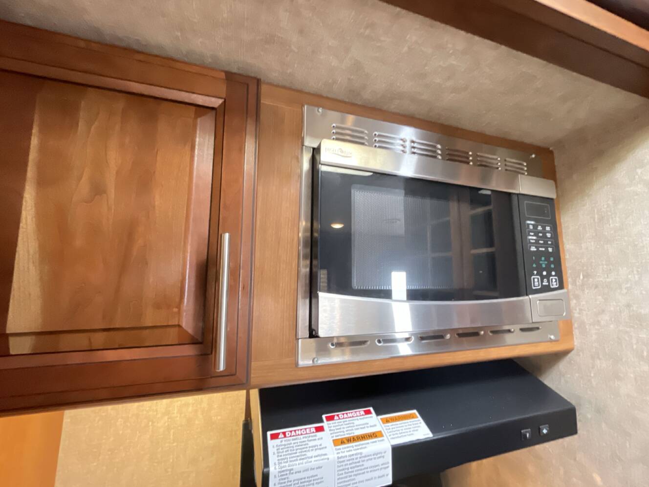 A photo of this 2017 Prime Time LACROSSE 330RST