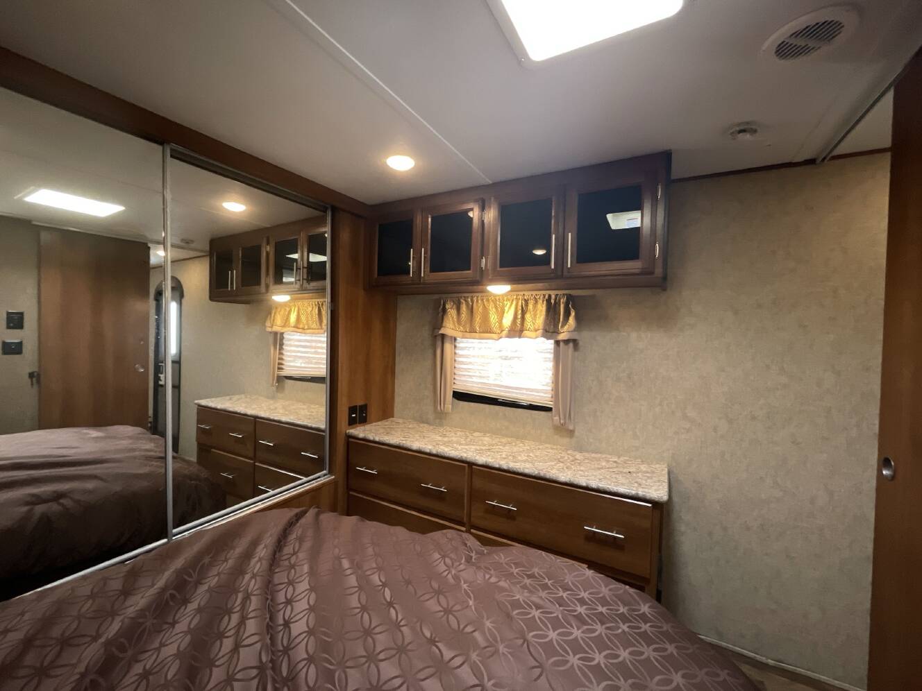 A photo of this 2017 Prime Time LACROSSE 330RST