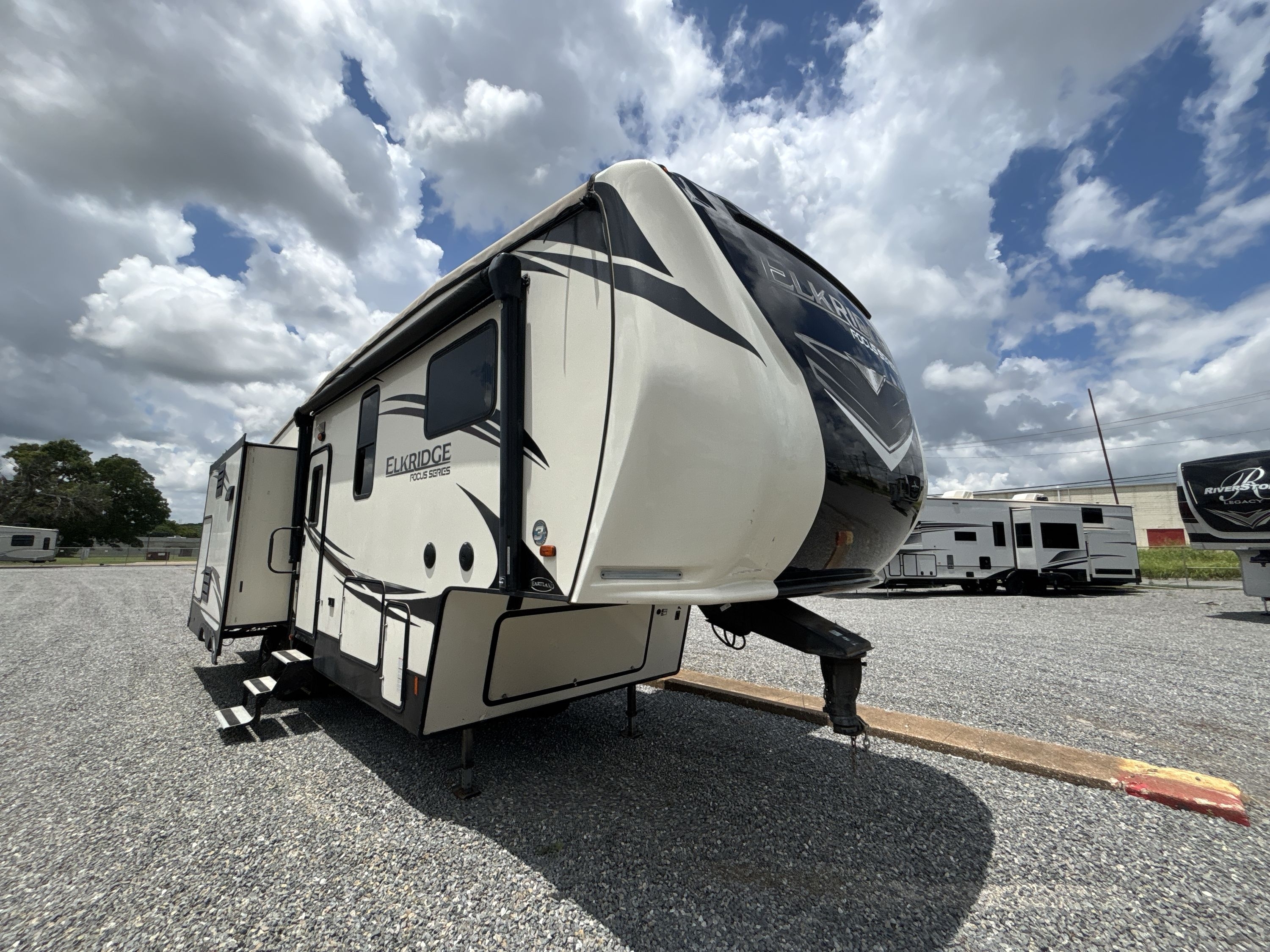 2020 Heartland ELKRIDGE FOCUS 290RS in sherman TX