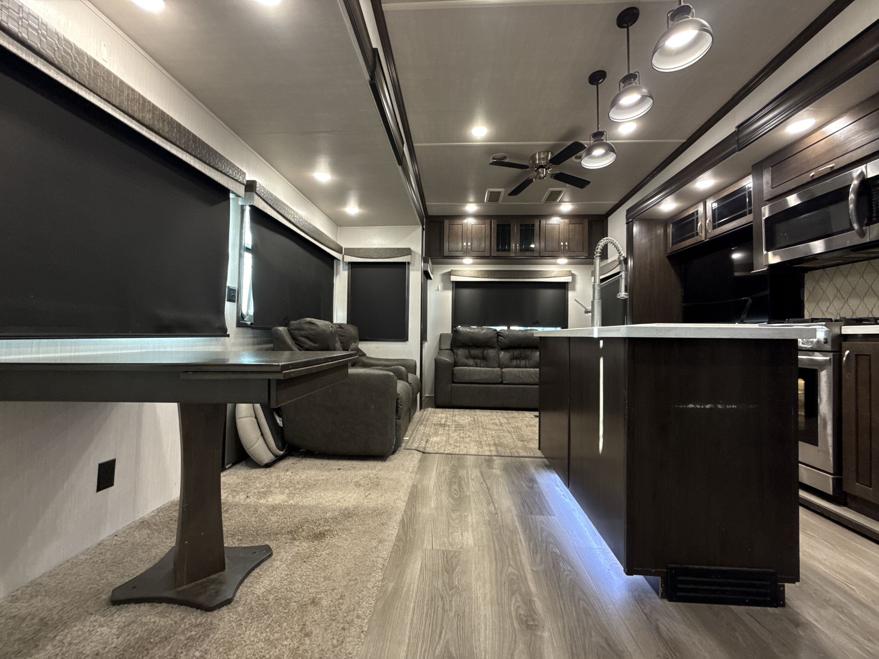 2021 Forest River CEDAR CREEK SILVERBACK 37MBH in oklahoma city OK